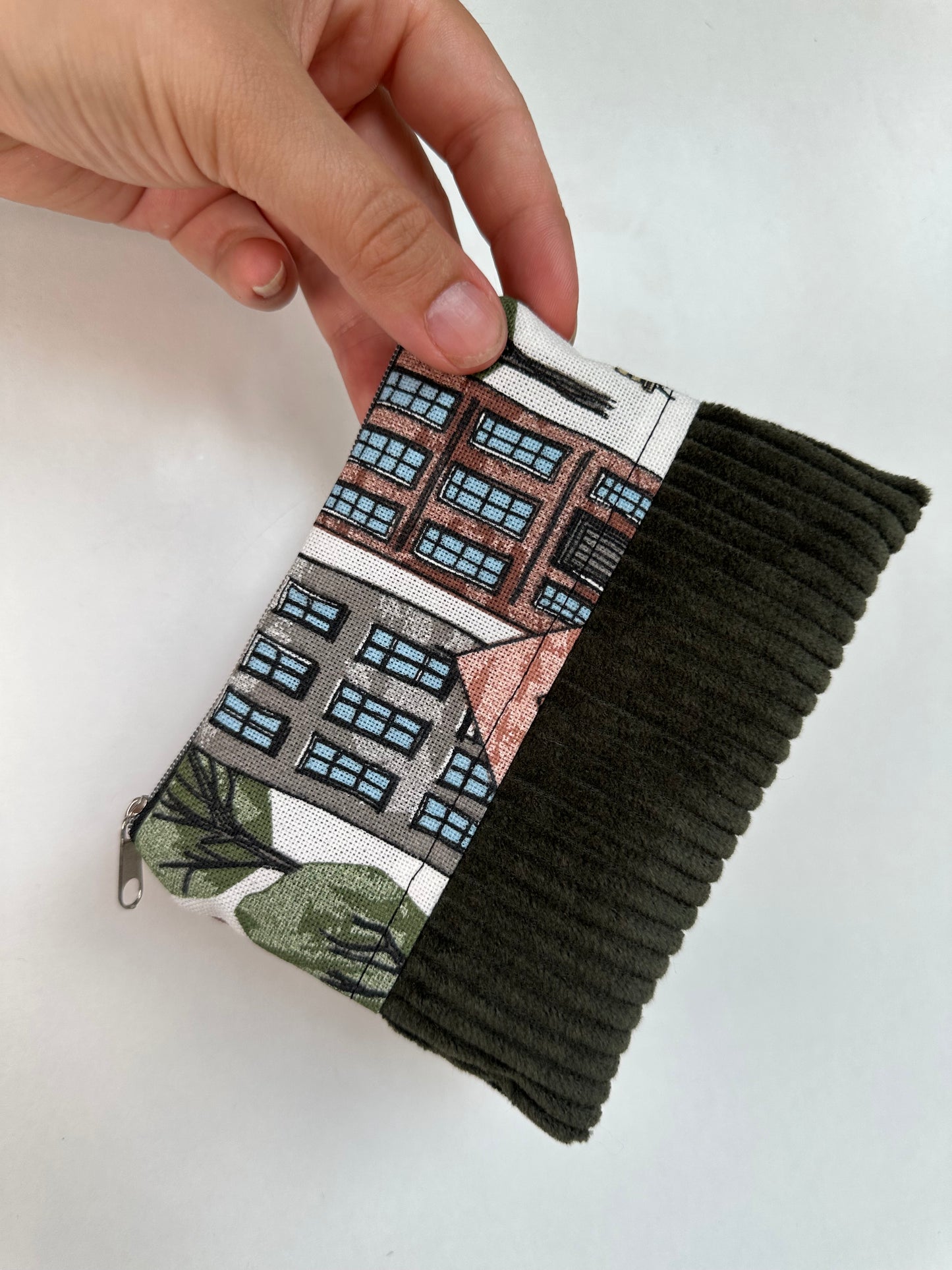 Handgefertigtes Unikat - Täschchen aus Canvas & Cord / Kosmetiktasche & Reise-Organizer