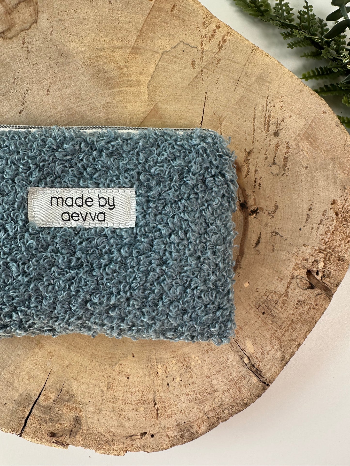 Kleiner Mini Geldbeutel aus Teddystoff in mint / madebyaevva