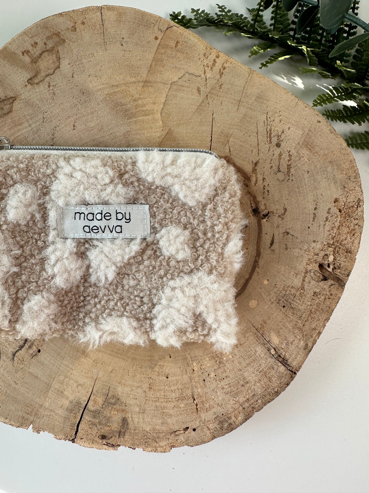 Kleiner Mini Geldbeutel aus Teddystoff in hellem Leo / madebyaevva