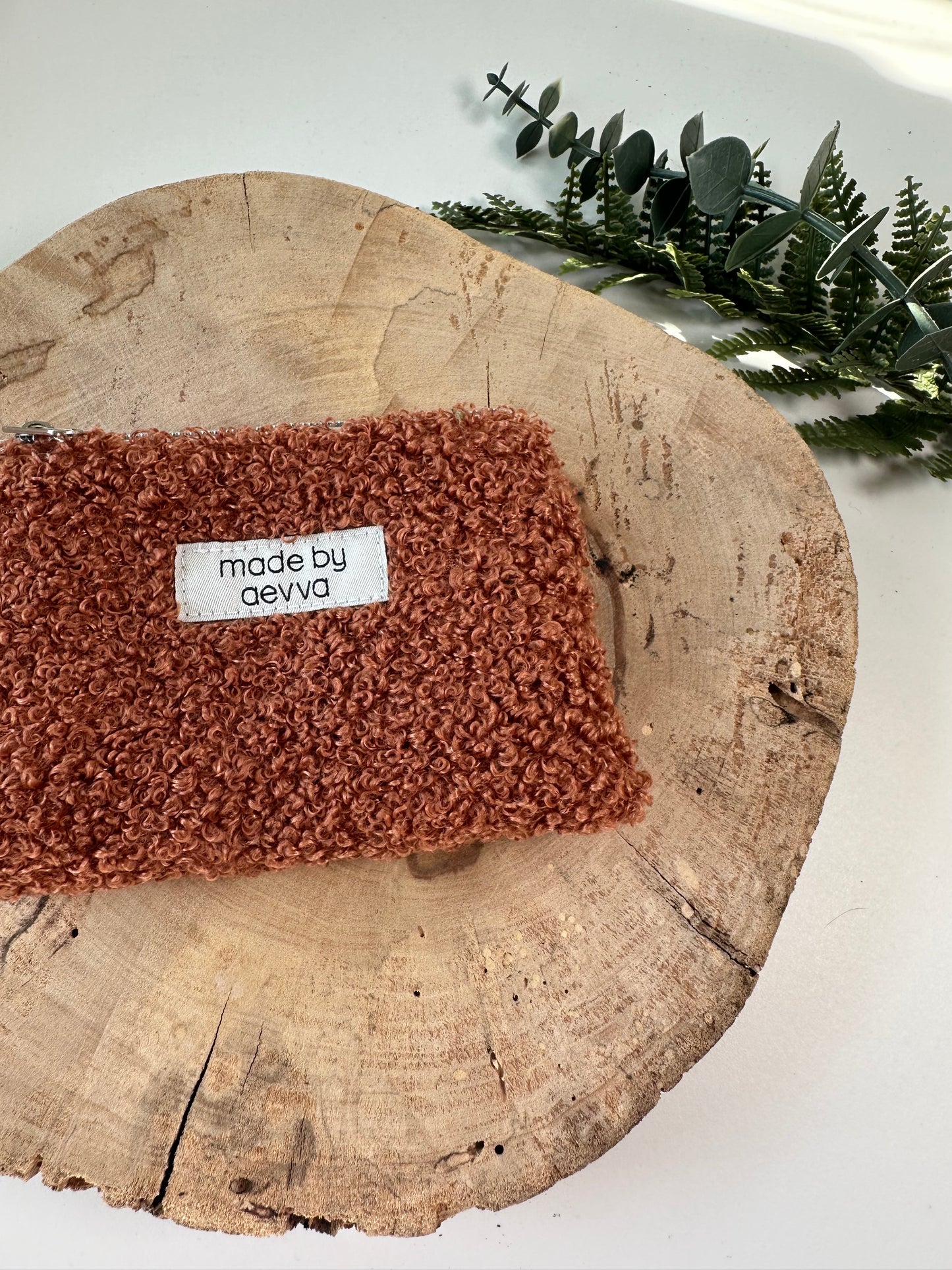 Kleiner Mini Geldbeutel aus Teddystoff in kupfer / madebyaevva