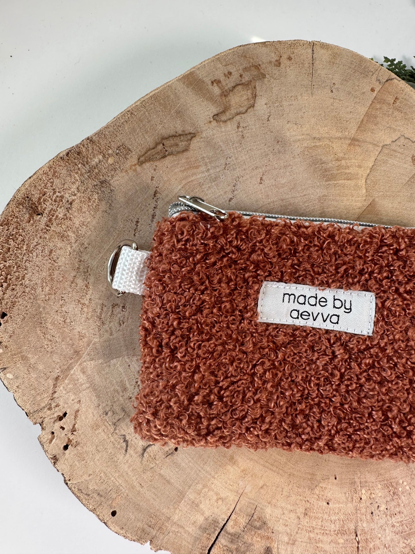 Kleiner Mini Geldbeutel aus Teddystoff in kupfer / madebyaevva