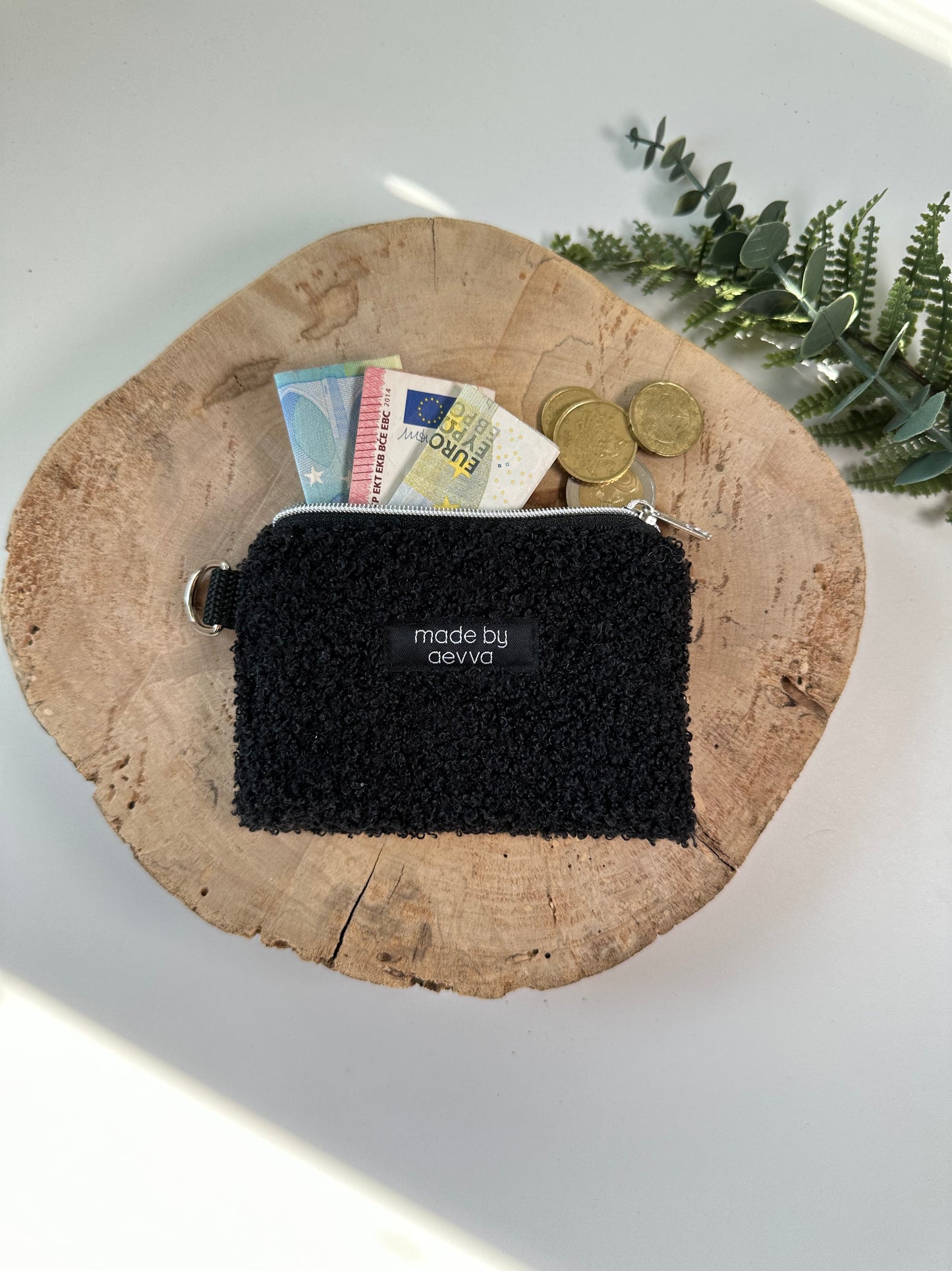 Kleiner Mini Geldbeutel aus Teddystoff in schwarz / madebyaevva