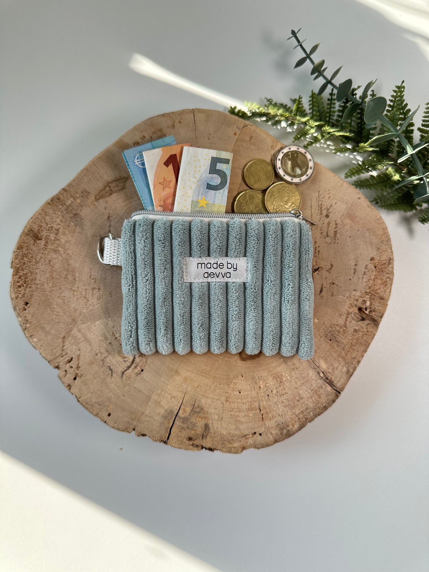 Kleiner Mini Geldbeutel aus breitem Cord in mint / madebyaevva