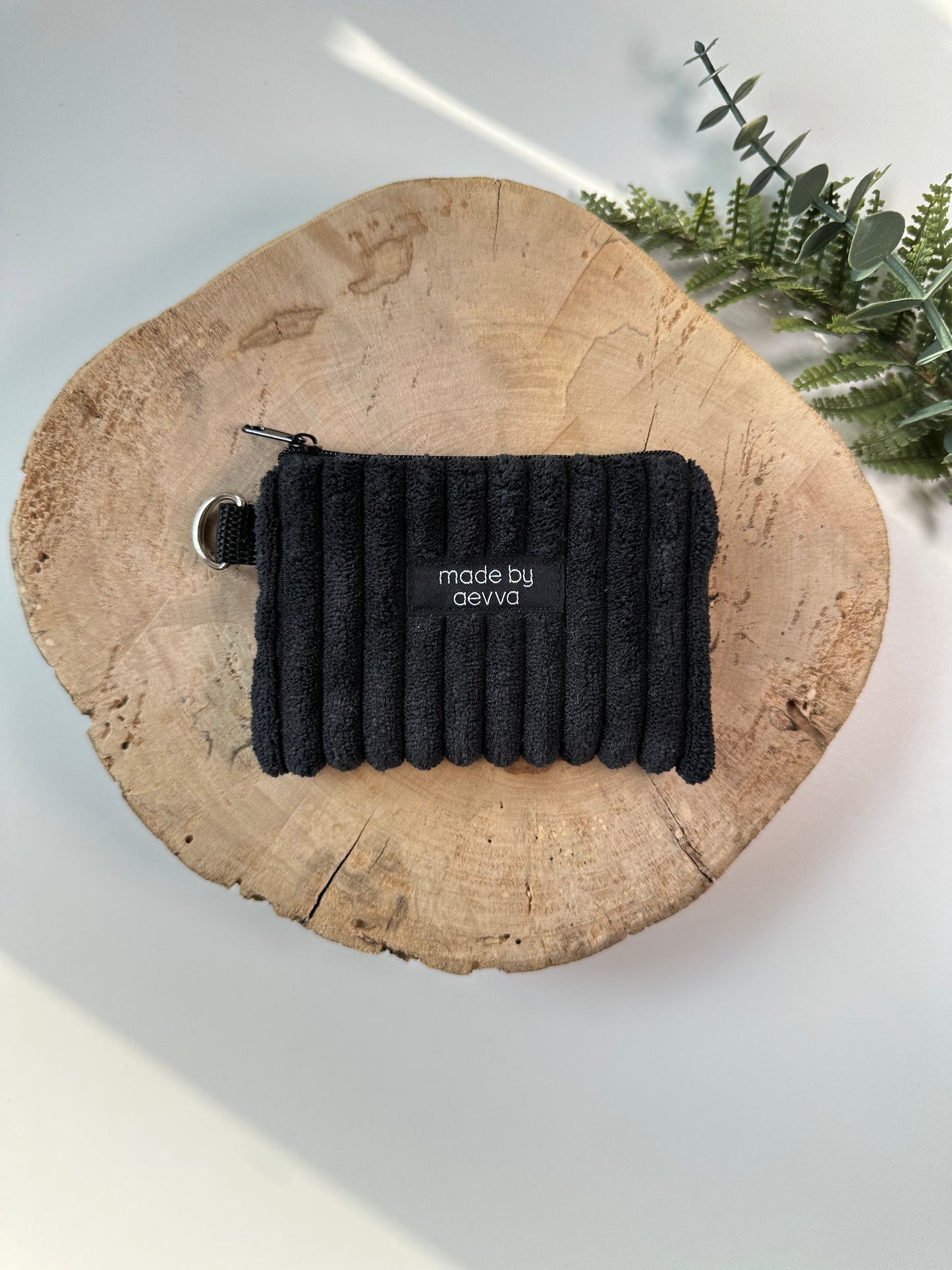 Kleiner Mini Geldbeutel aus breitem Cord in schwarz / madebyaevva