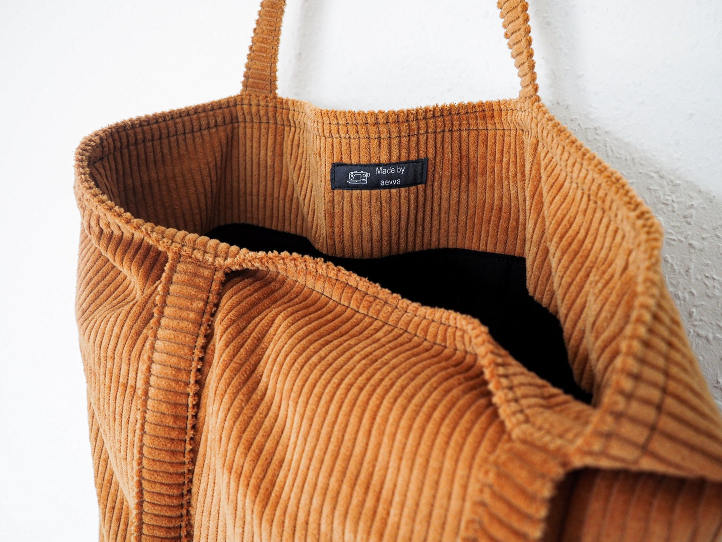 Shopper groß aus Cord in Kupfer mit Reißverschluss und Innentasche