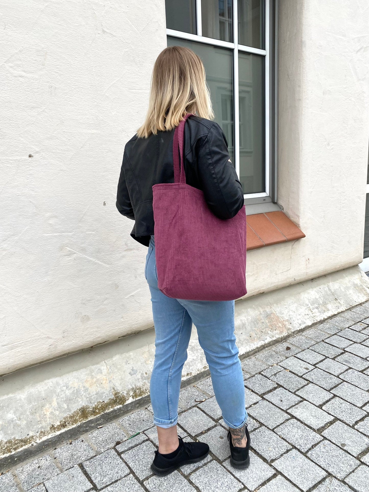 Shopper groß aus Cord in dunkel rosa/ beere mit Reißverschluss und Innentasche
