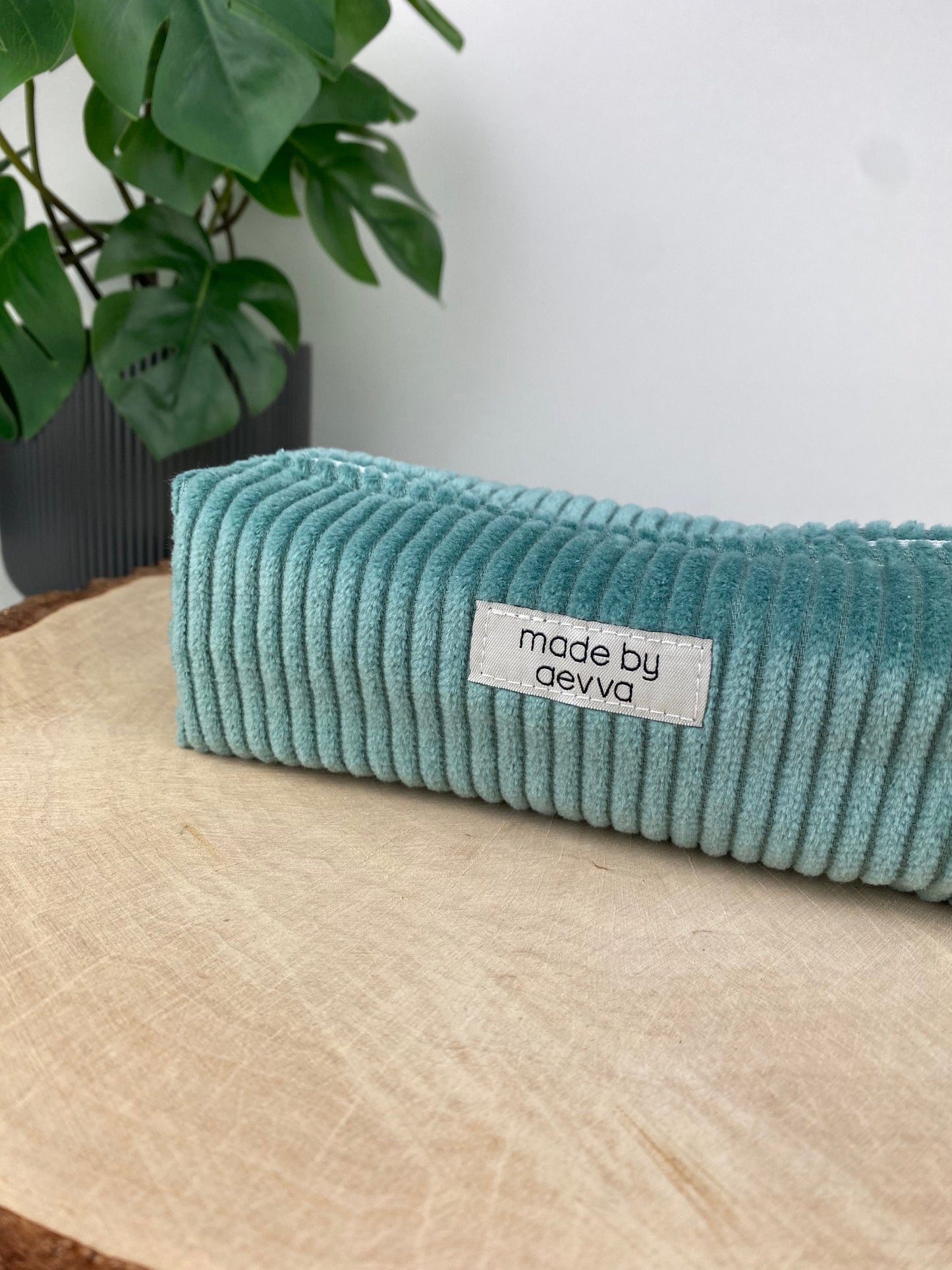 Stifte Mäppchen aus Cord in mint