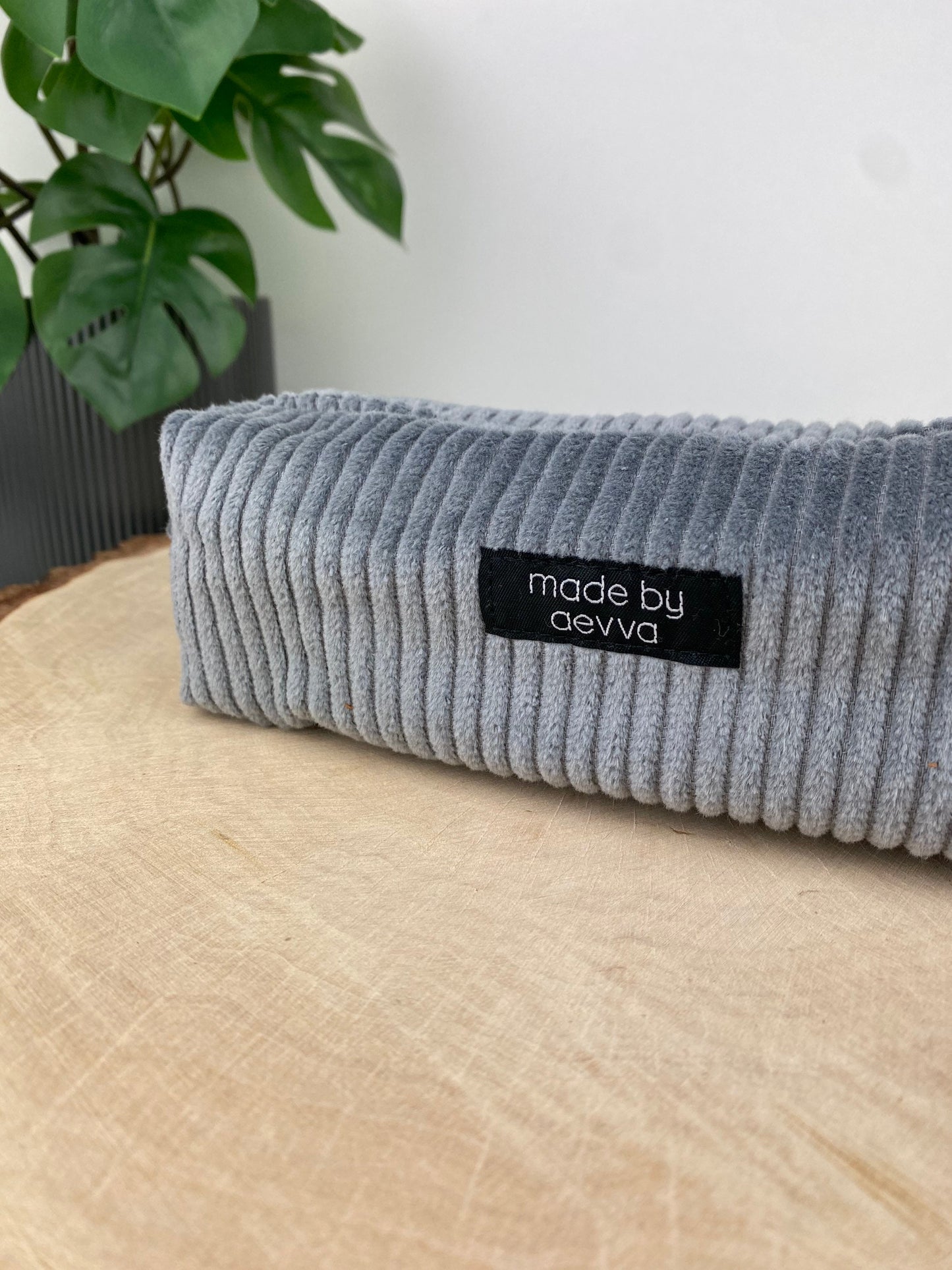 Stifte Mäppchen aus Cord in grau