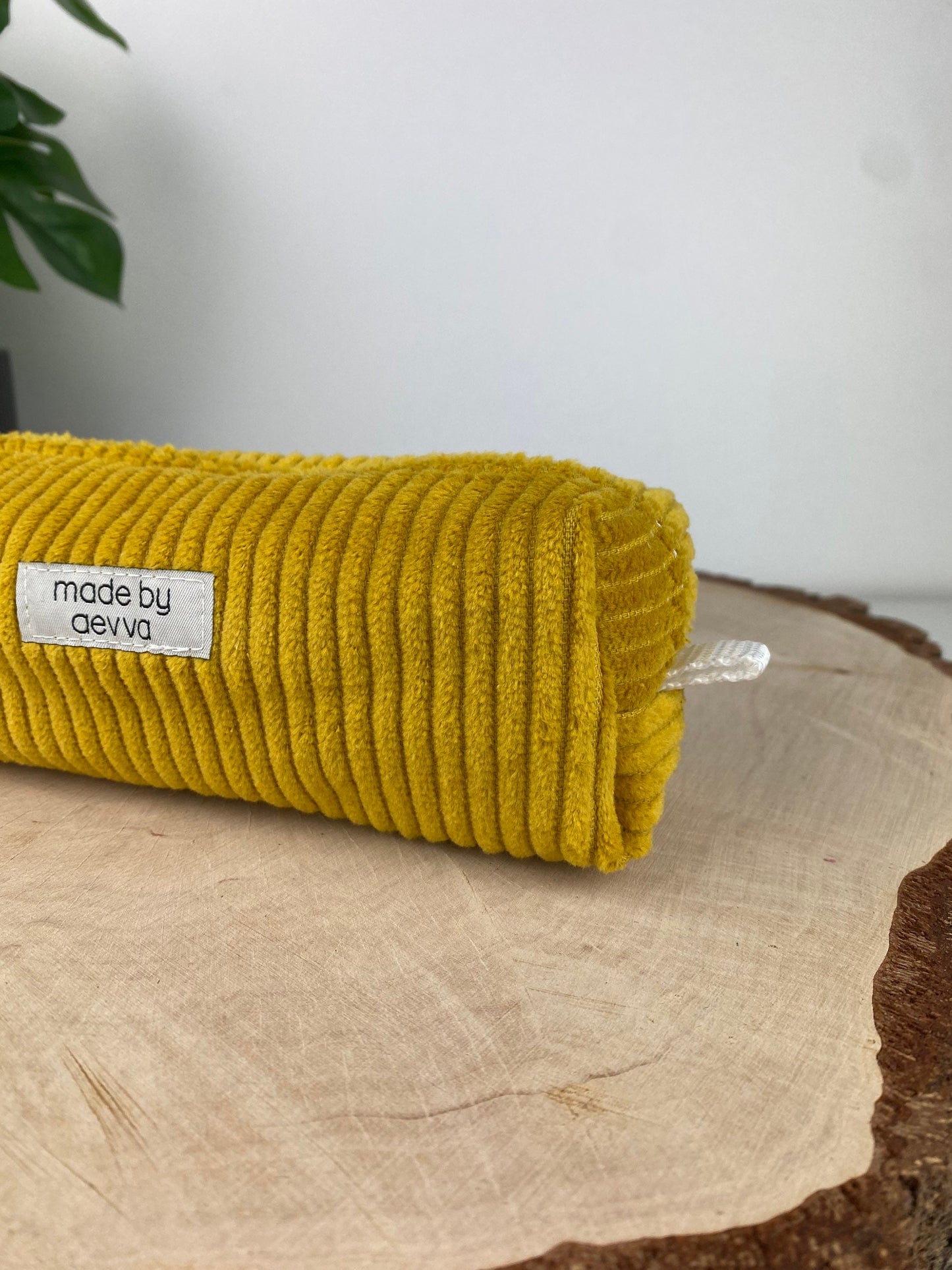 Stifte Mäppchen aus Cord in gelb
