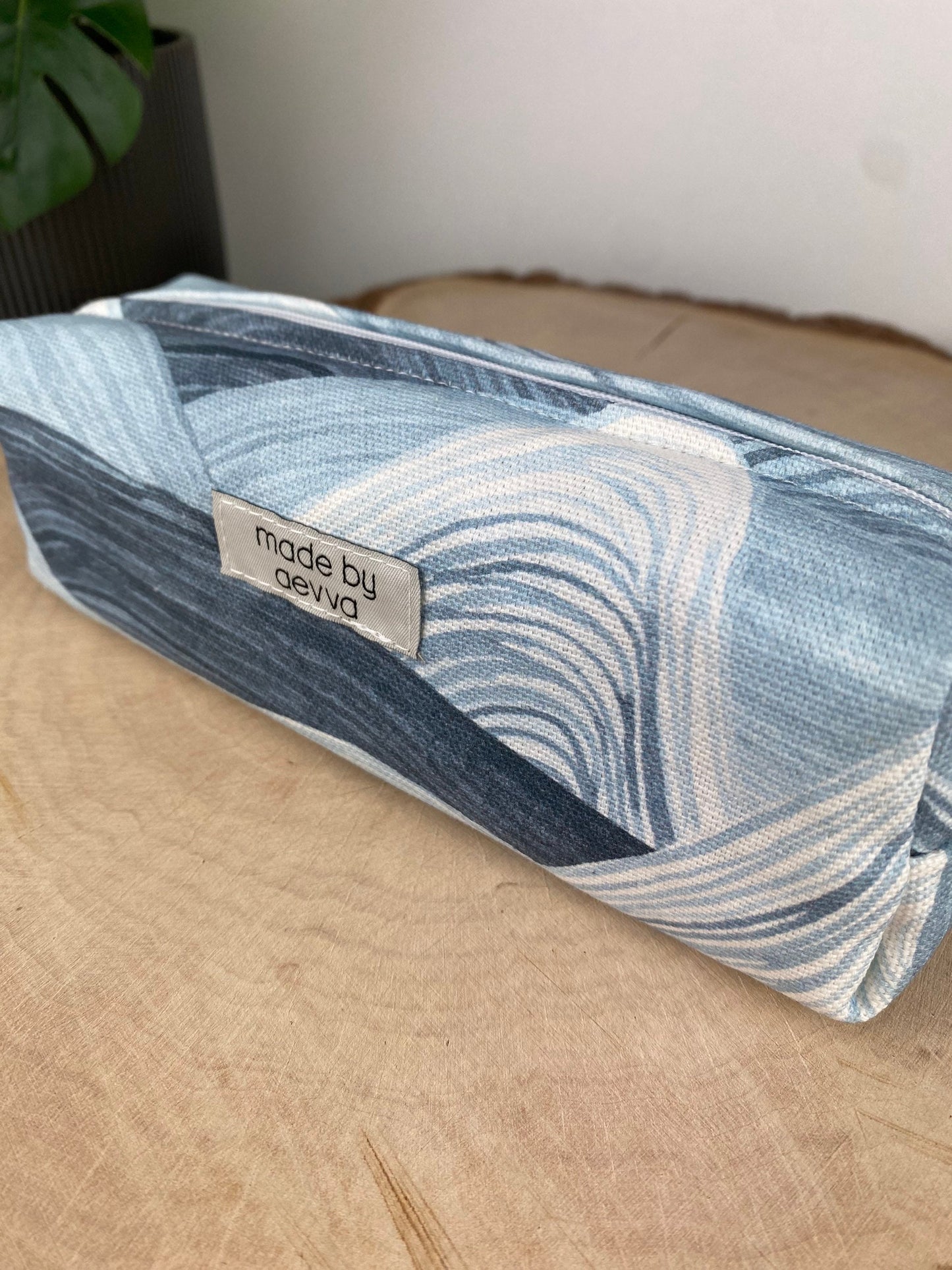 Stifte Mäppchen mit Wellen in blau