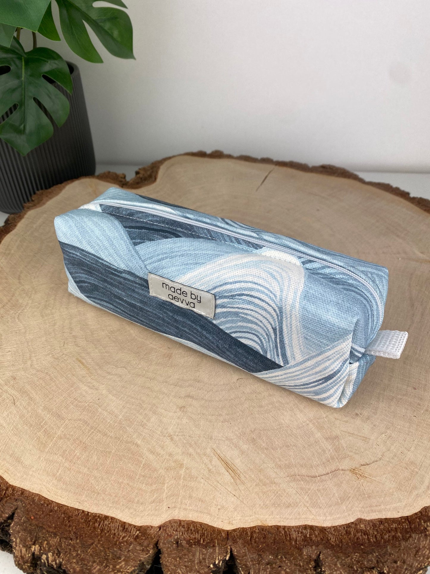 Stifte Mäppchen mit Wellen in blau