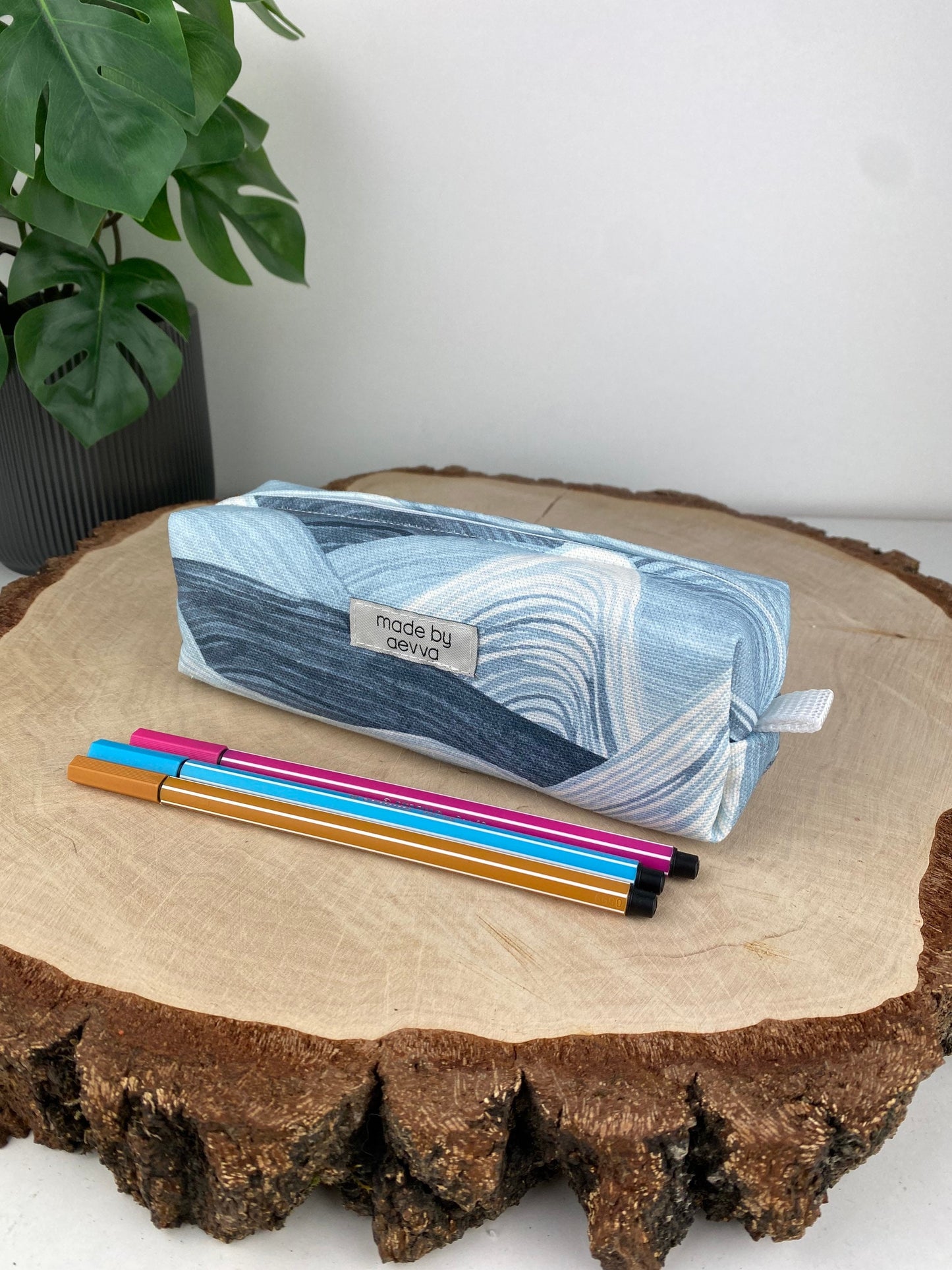 Stifte Mäppchen mit Wellen in blau