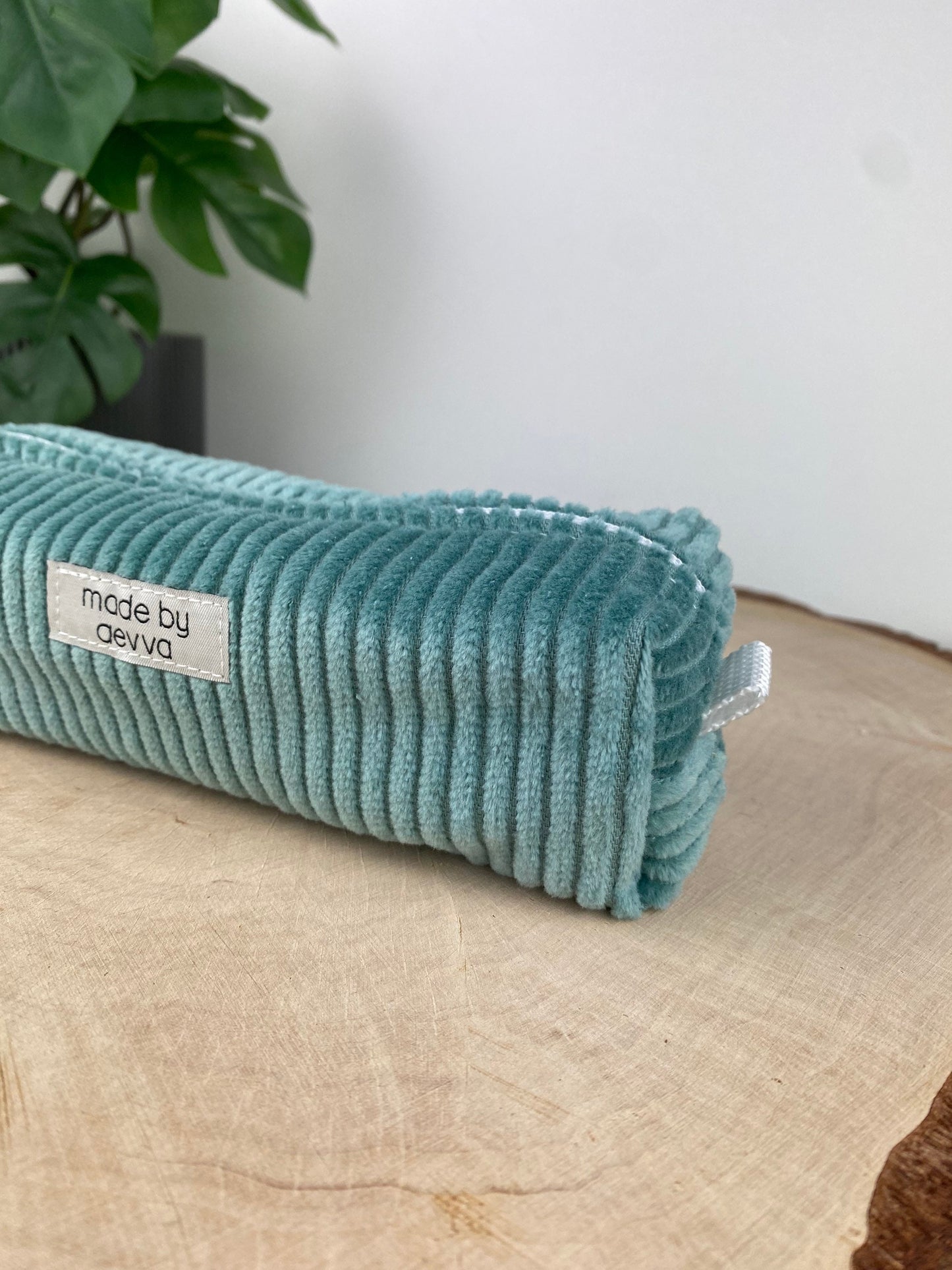 Stifte Mäppchen aus Cord in mint