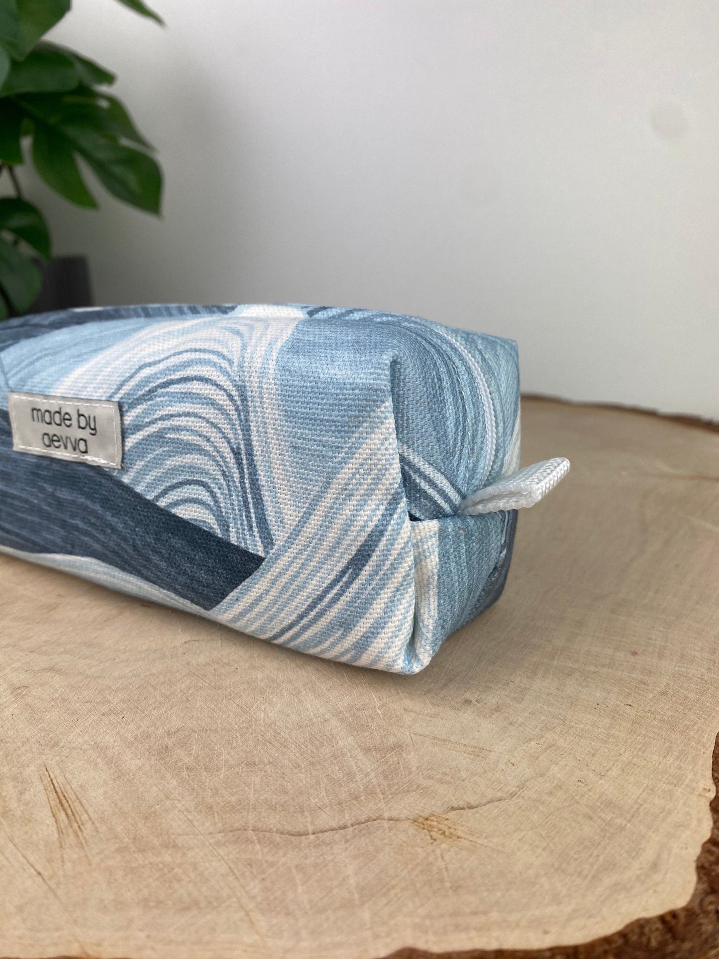 Stifte Mäppchen mit Wellen in blau
