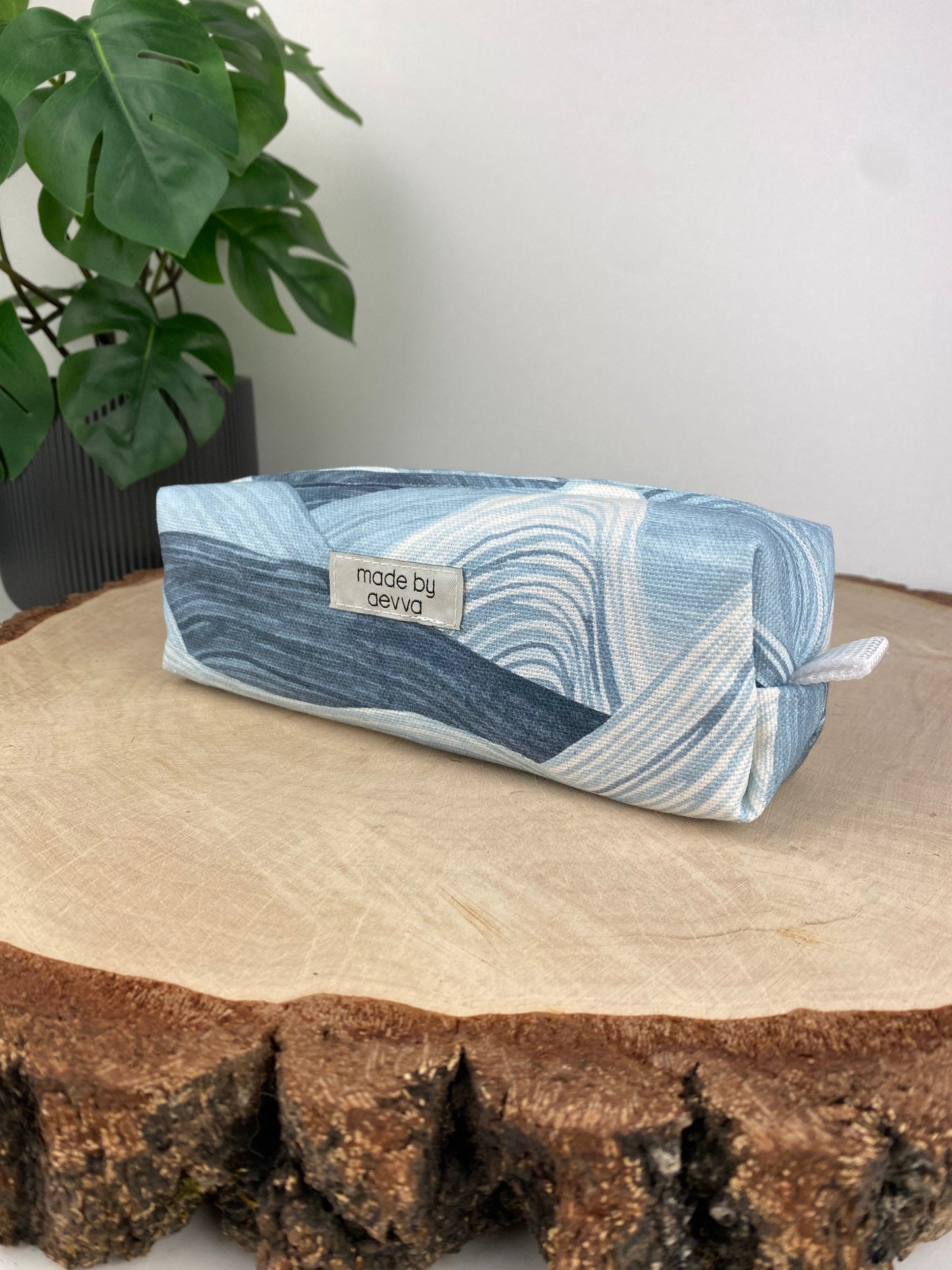 Stifte Mäppchen mit Wellen in blau