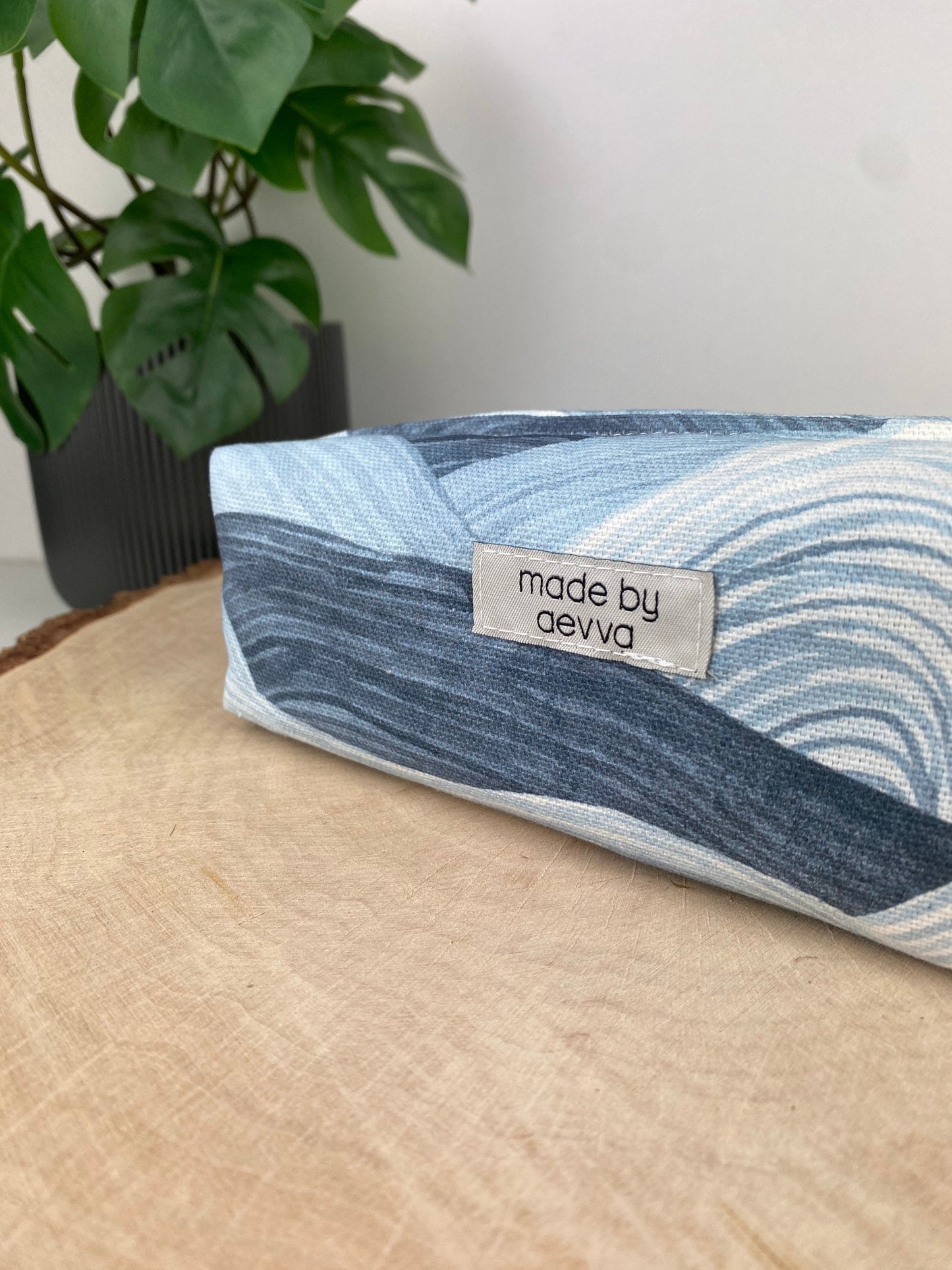 Stifte Mäppchen mit Wellen in blau