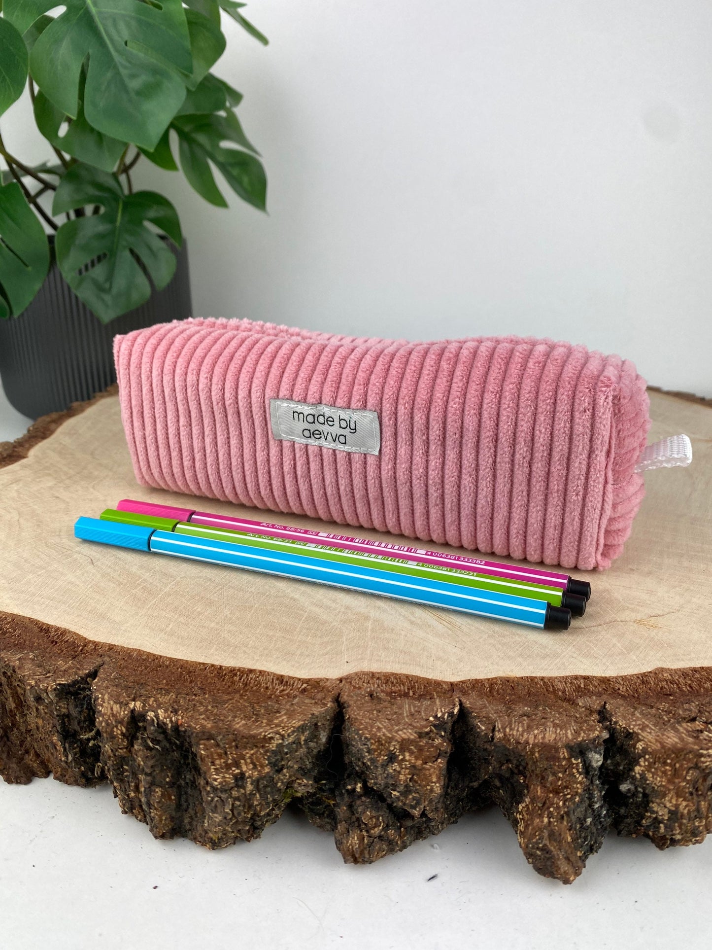 Stifte Mäppchen aus Cord in rosa