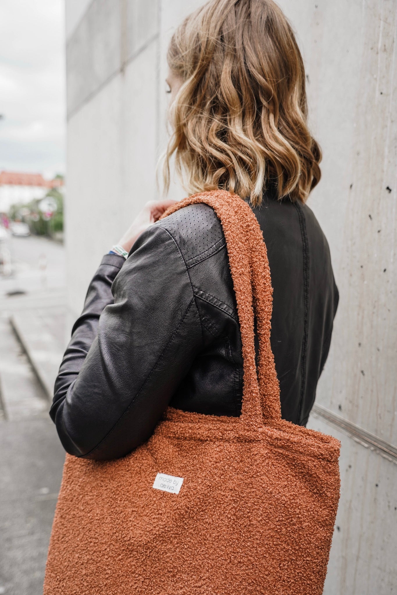 Shopper in Kupfer aus Teddy-Stoff