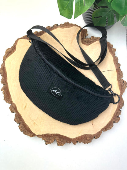 XL Bauchtasche aus Cord Stoff in schwarz mit Leomuster mit Innentasche