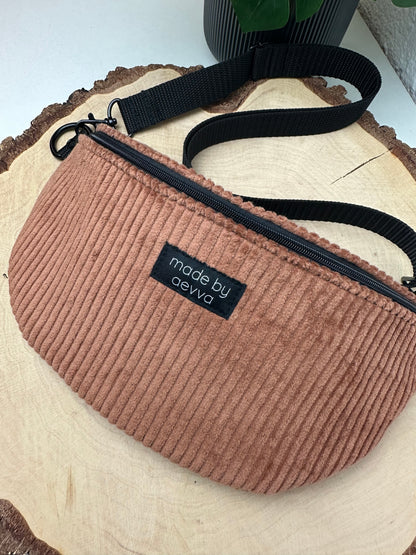 Midi Bauchtasche aus Cord in Kupfer mit Leo - Für Alltag und Freizeit - handgemacht in DE