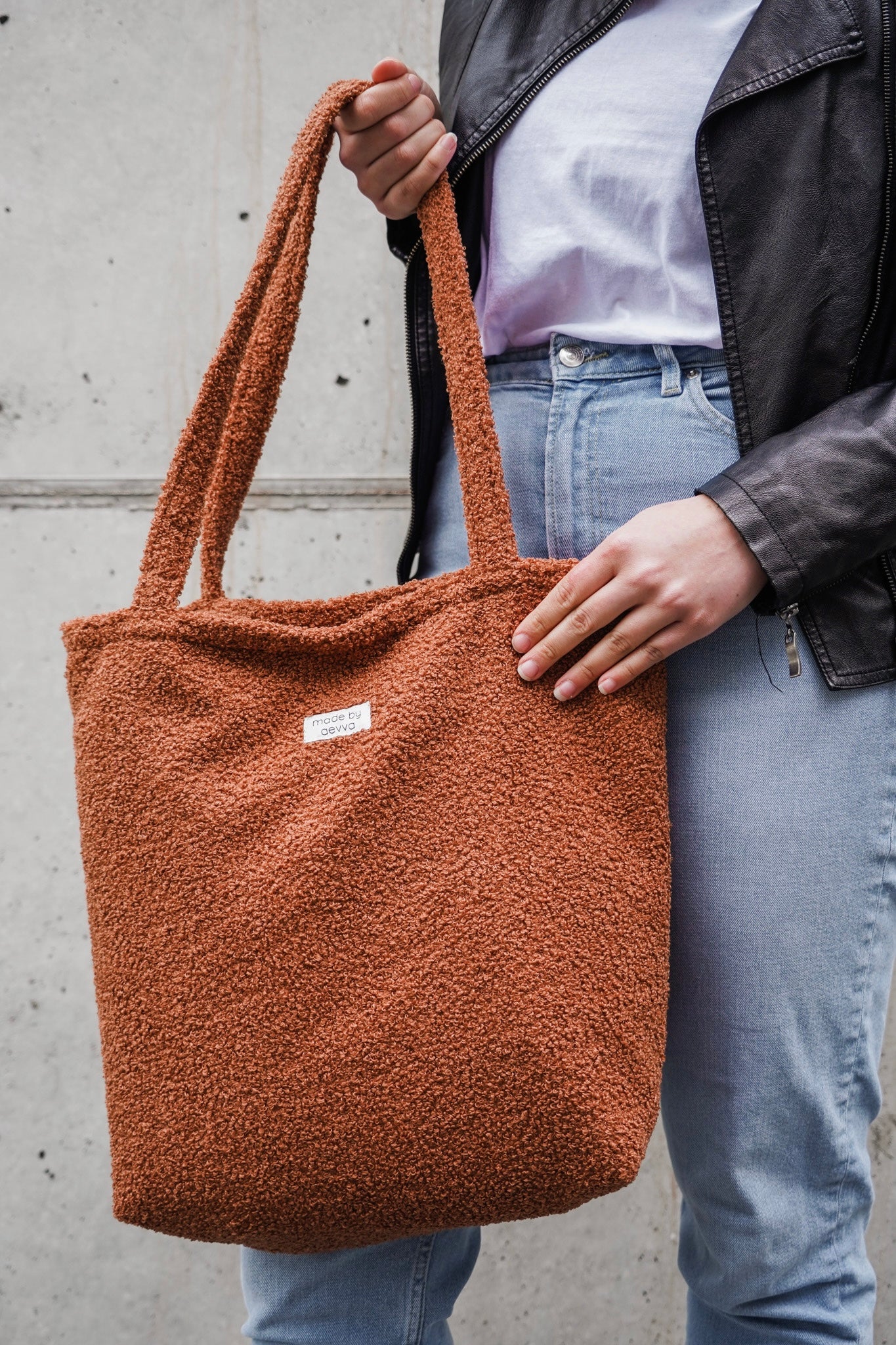 Shopper in Kupfer aus Teddy-Stoff