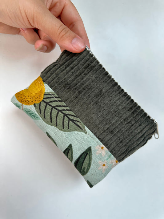 Handgefertigtes Unikat - Täschchen aus Canvas & Cord / Kosmetiktasche & Reise-Organizer
