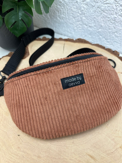 Midi Bauchtasche aus Cord in Kupfer mit Leo - Für Alltag und Freizeit - handgemacht in DE