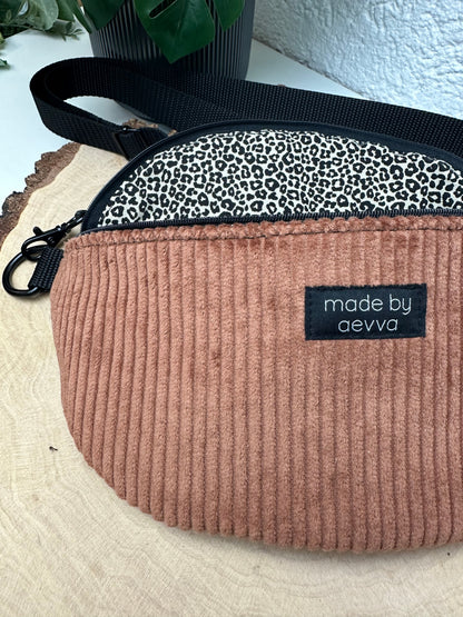 Midi Bauchtasche aus Cord in Kupfer - Für Alltag und Freizeit - made in Germany
