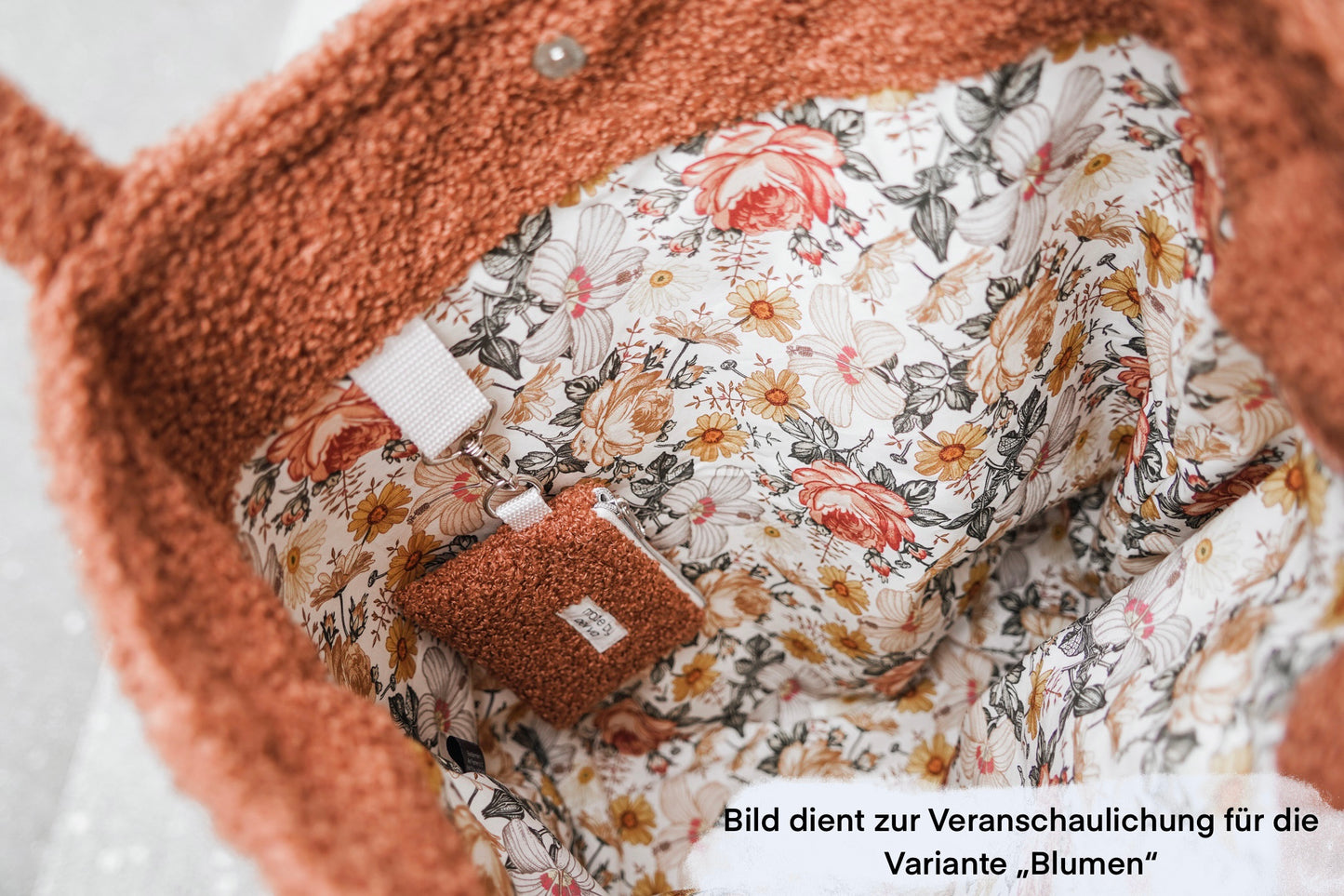 Umhängetasche in Kupfer aus Teddy-Stoff