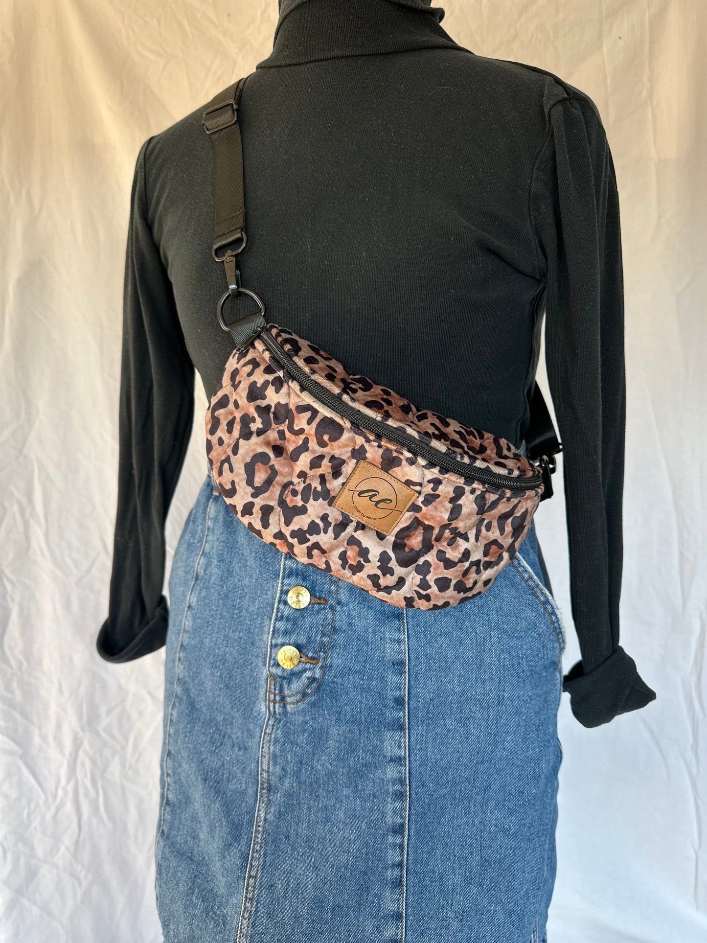 Midi Bauchtasche Leo-Look