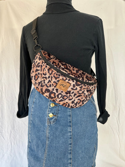 XL Bauchtasche Leo-Look