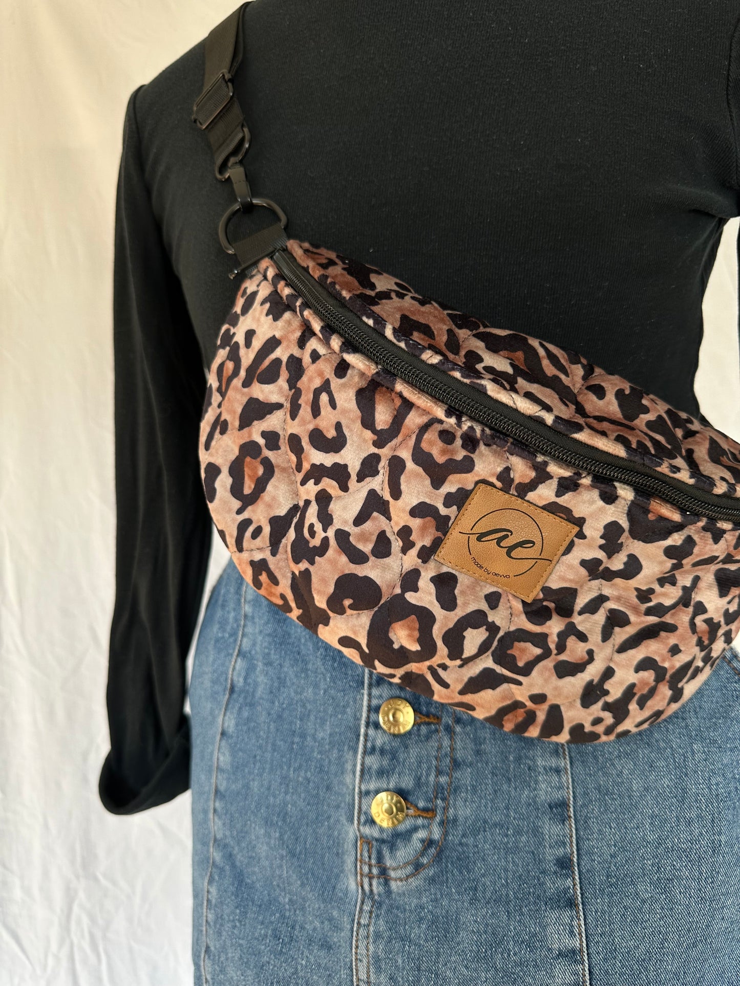 XL Bauchtasche Leo-Look