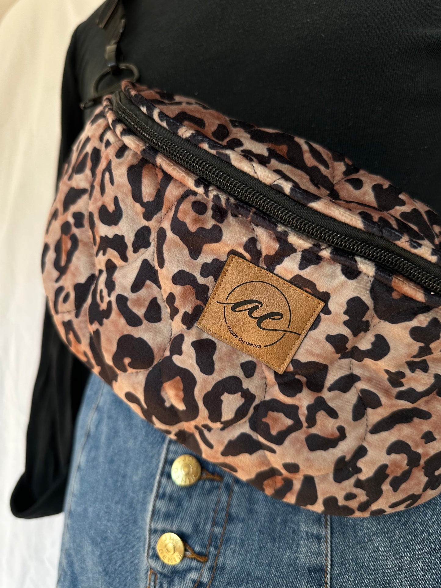 XL Bauchtasche Leo-Look
