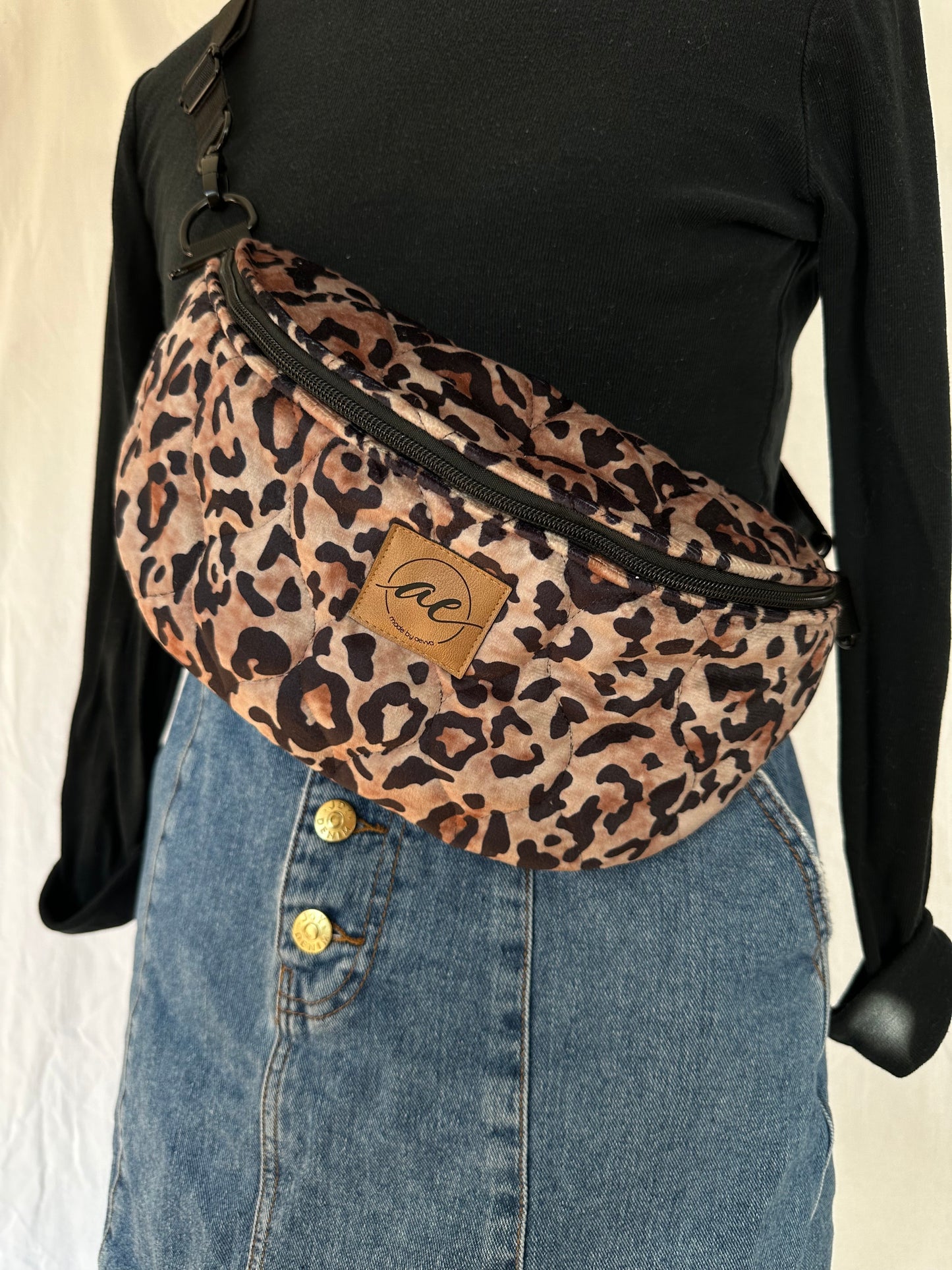 XL Bauchtasche Leo-Look