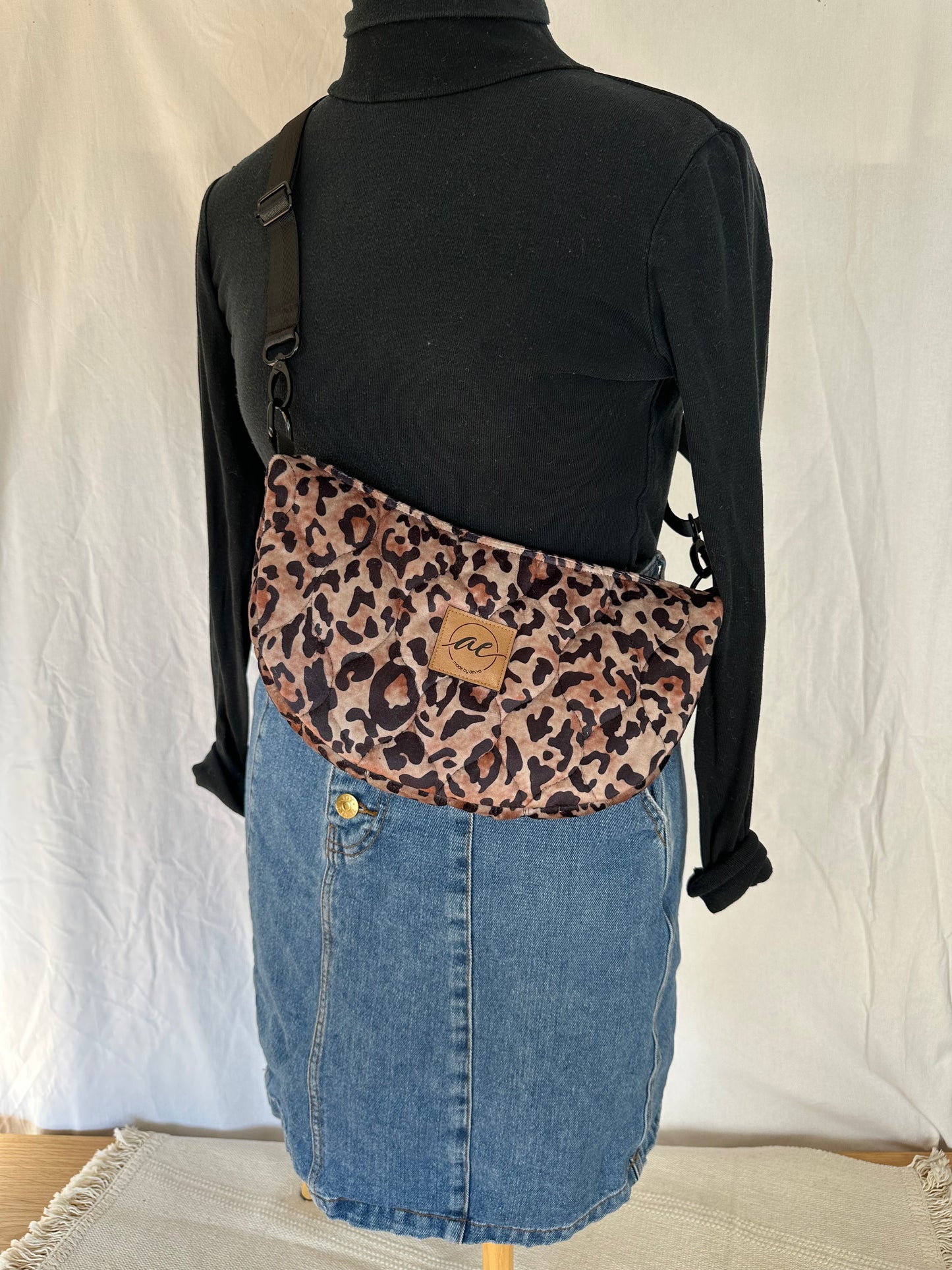 Midi Mondtasche Leo-Look