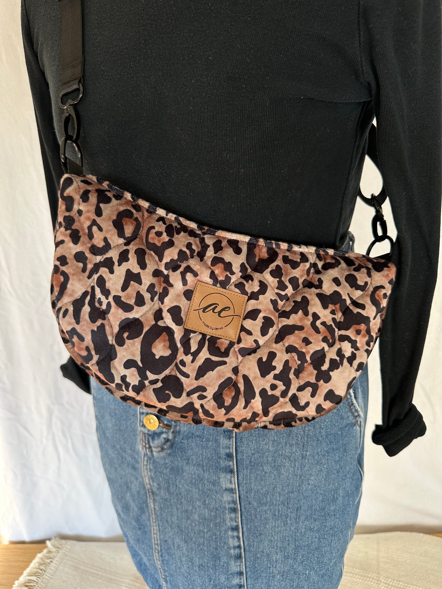 Midi Mondtasche Leo-Look