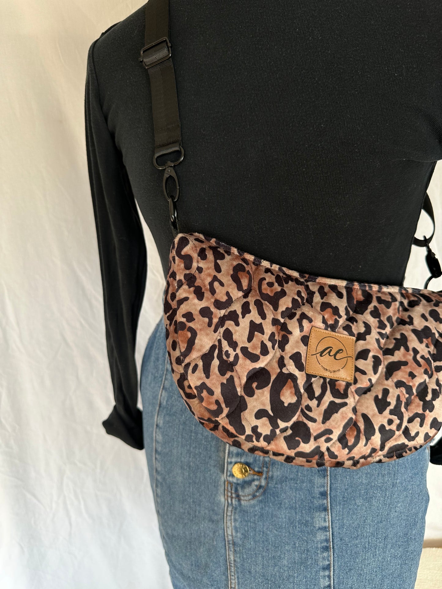 Midi Mondtasche Leo-Look