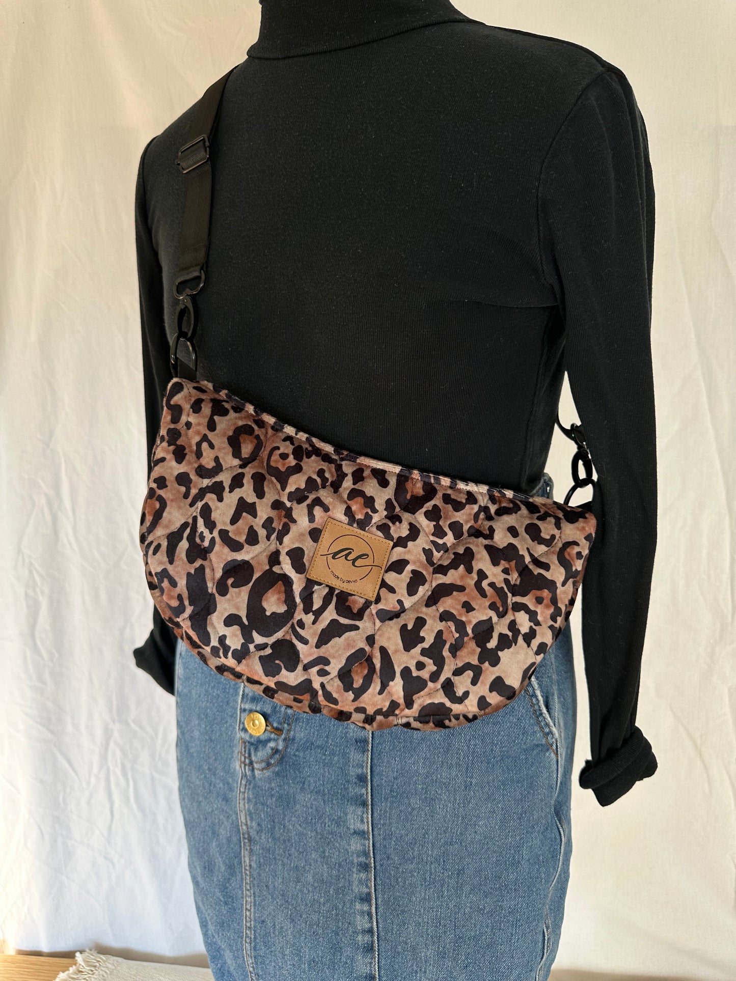 Midi Mondtasche Leo-Look