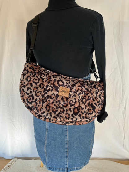 XL Mondtasche Leo-Look
