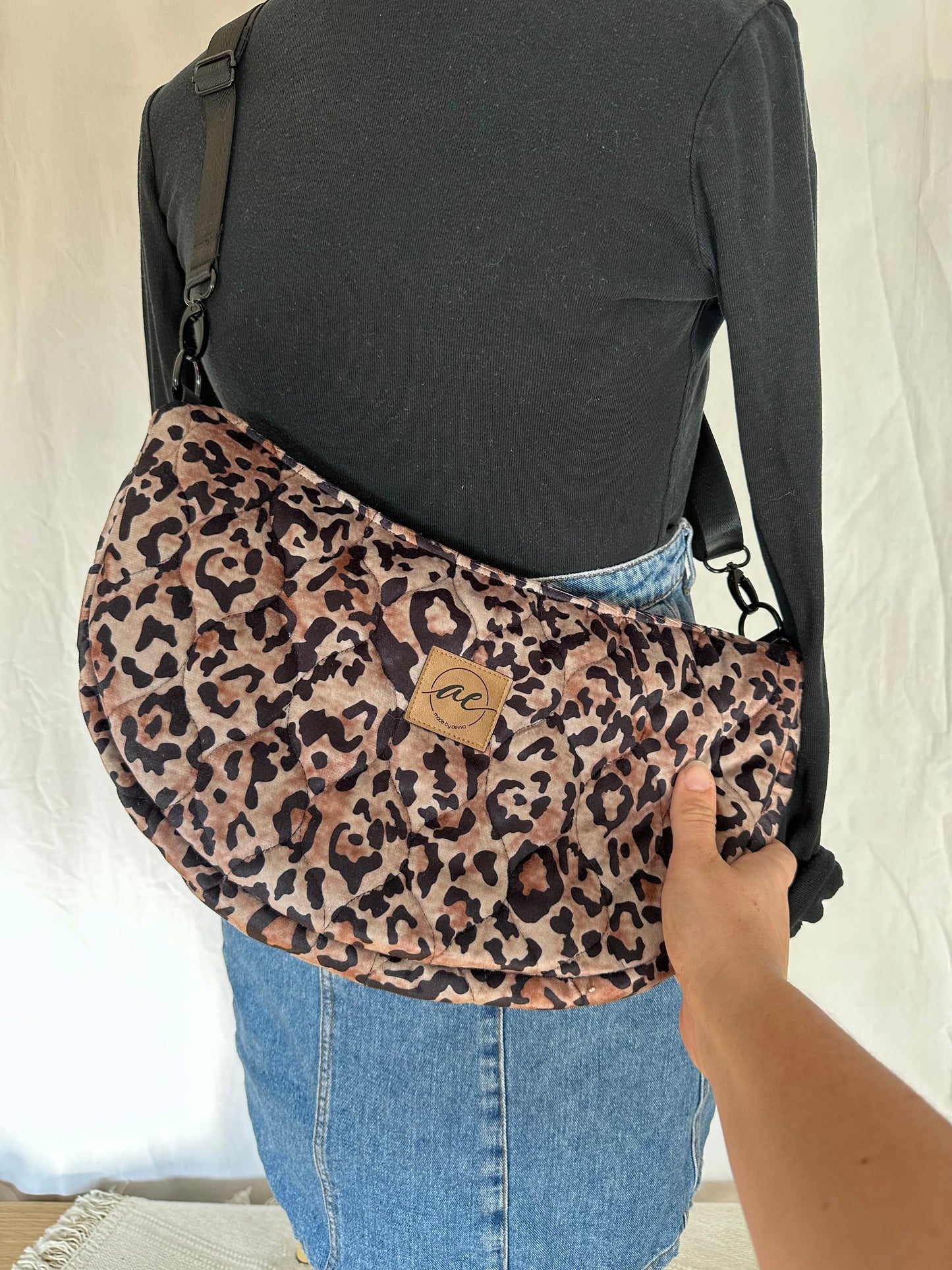 XL Mondtasche Leo-Look