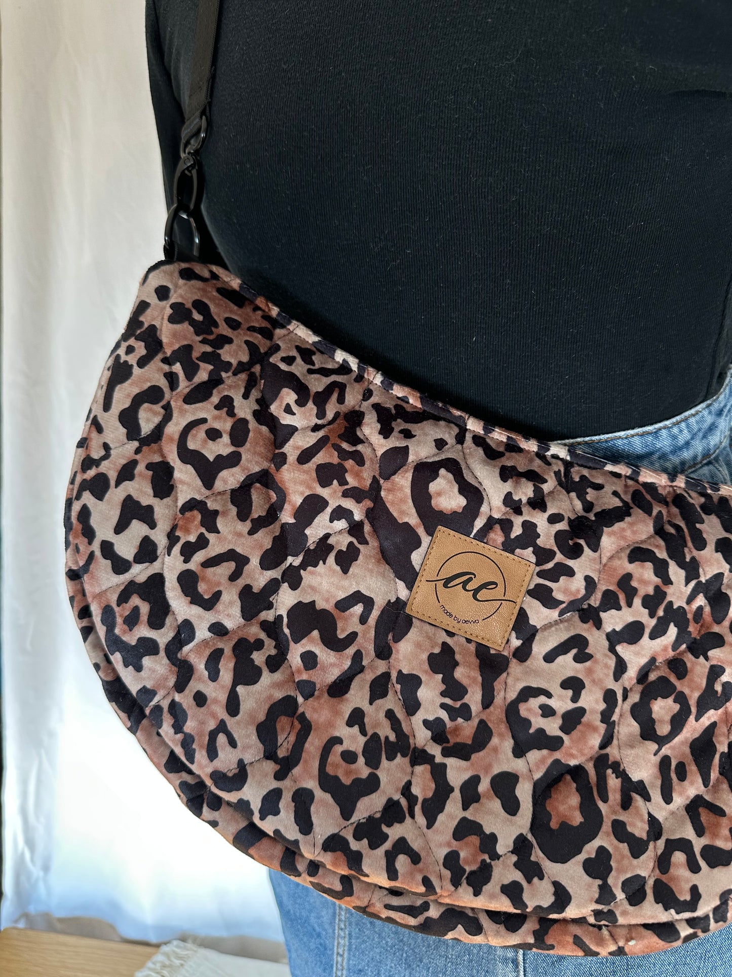 XL Mondtasche Leo-Look