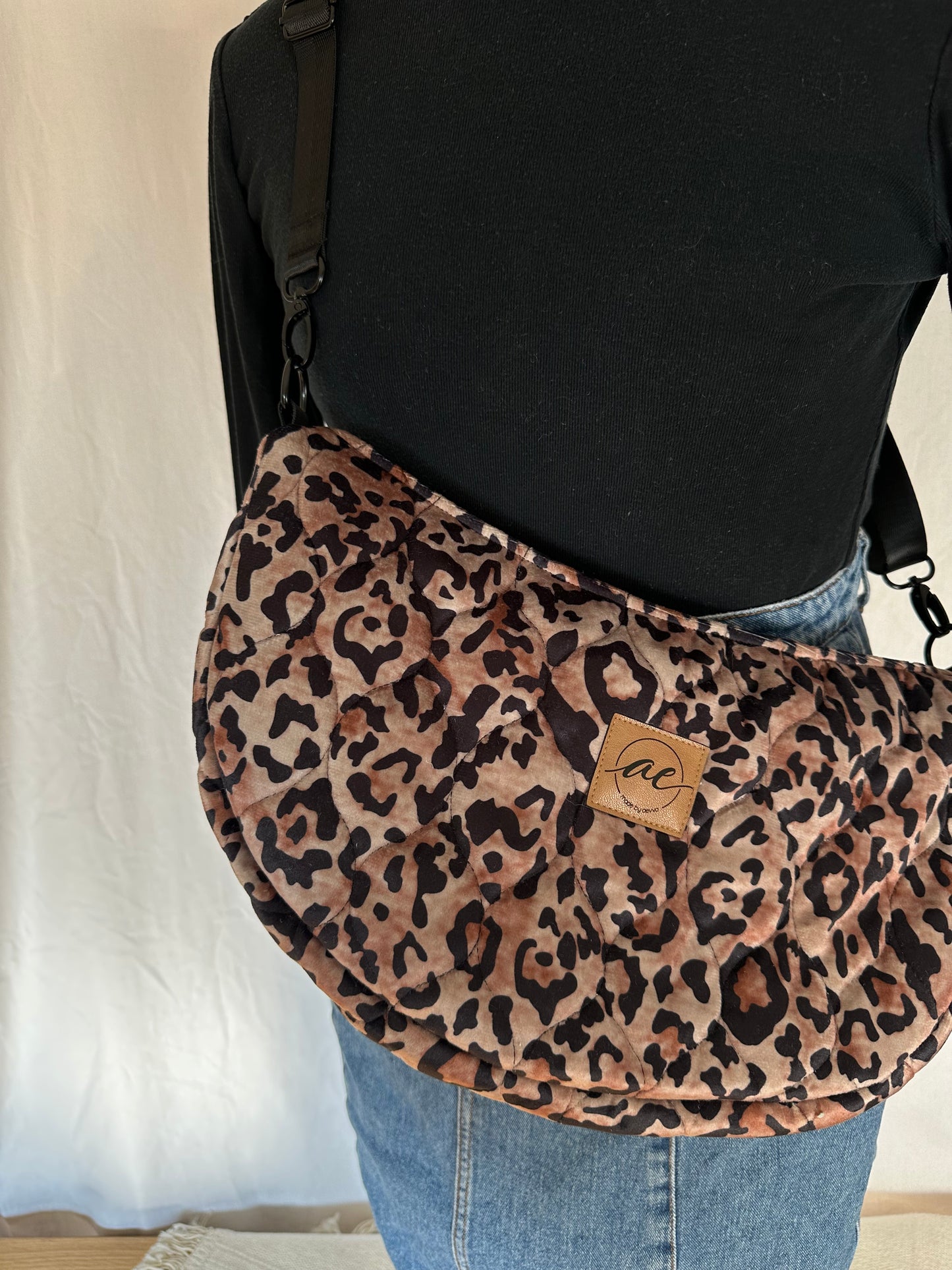 XL Mondtasche Leo-Look