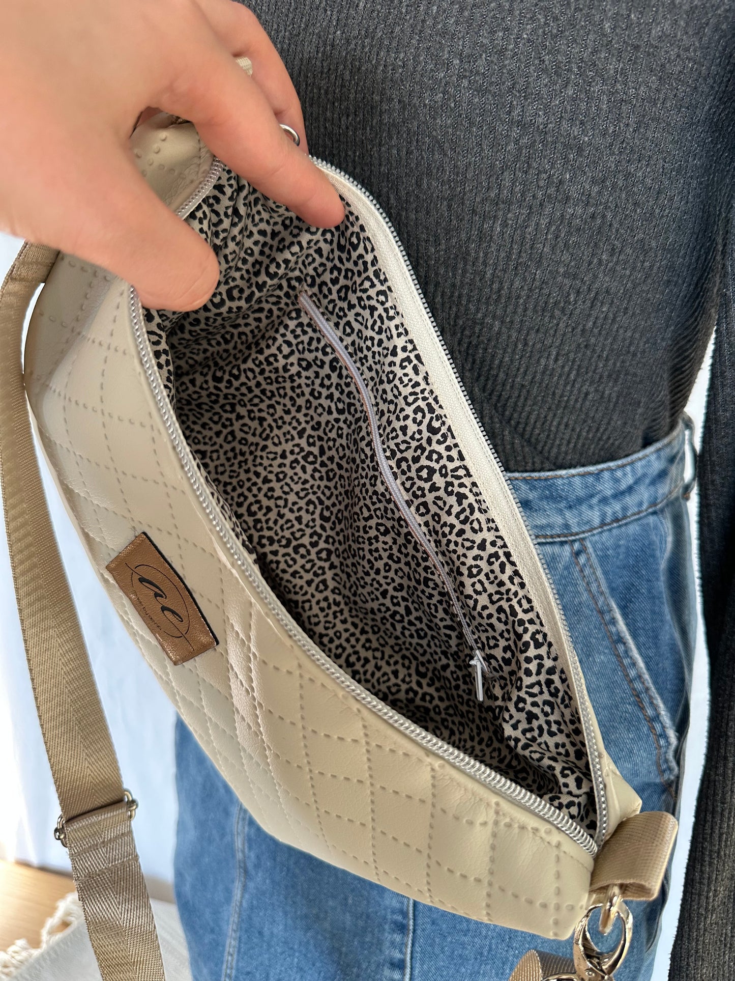 Midi Mondtasche Beiges Kunstleder mit Rauten