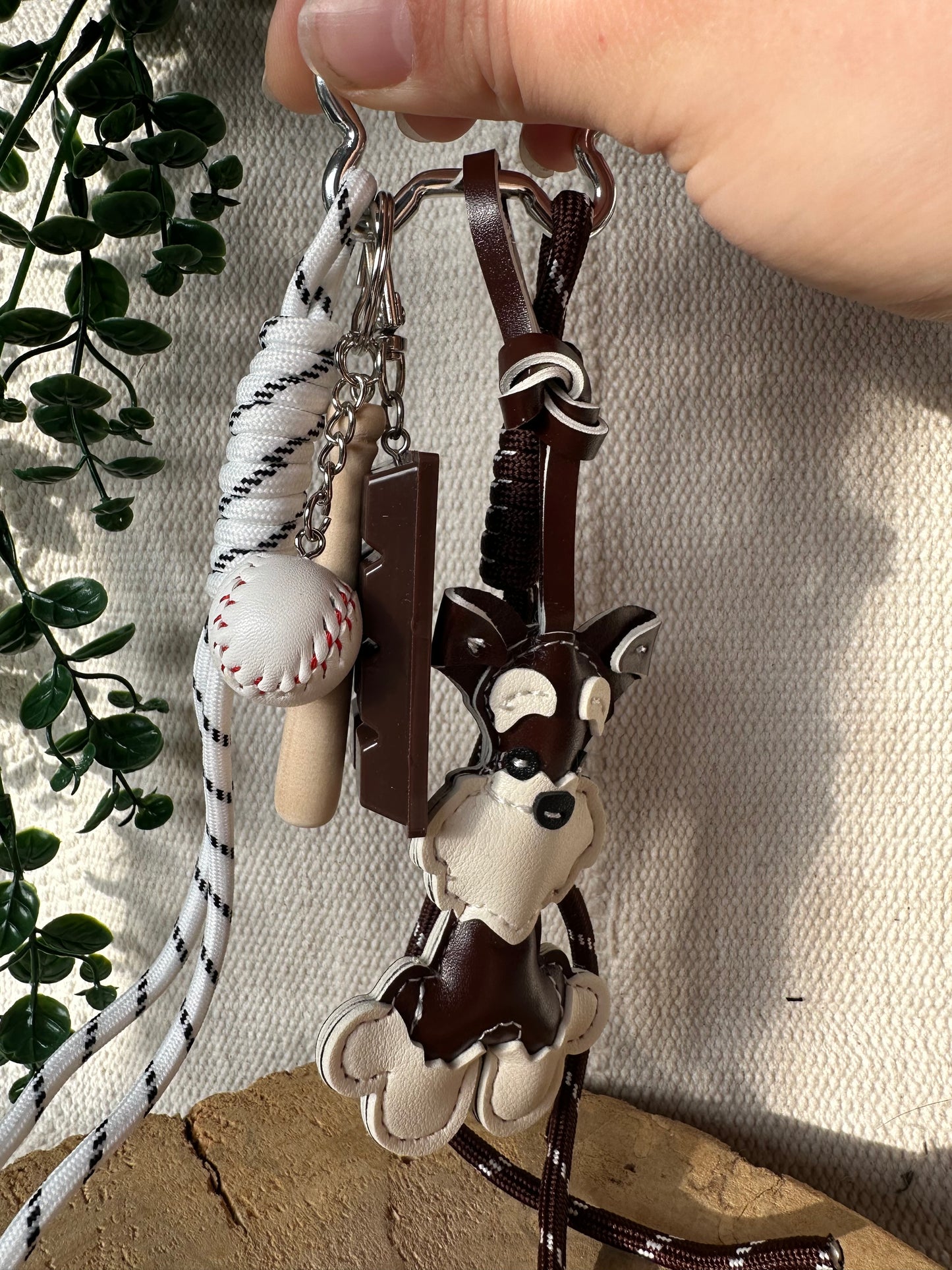 Schnauzer mit Baseball - Schlüsselanhänger