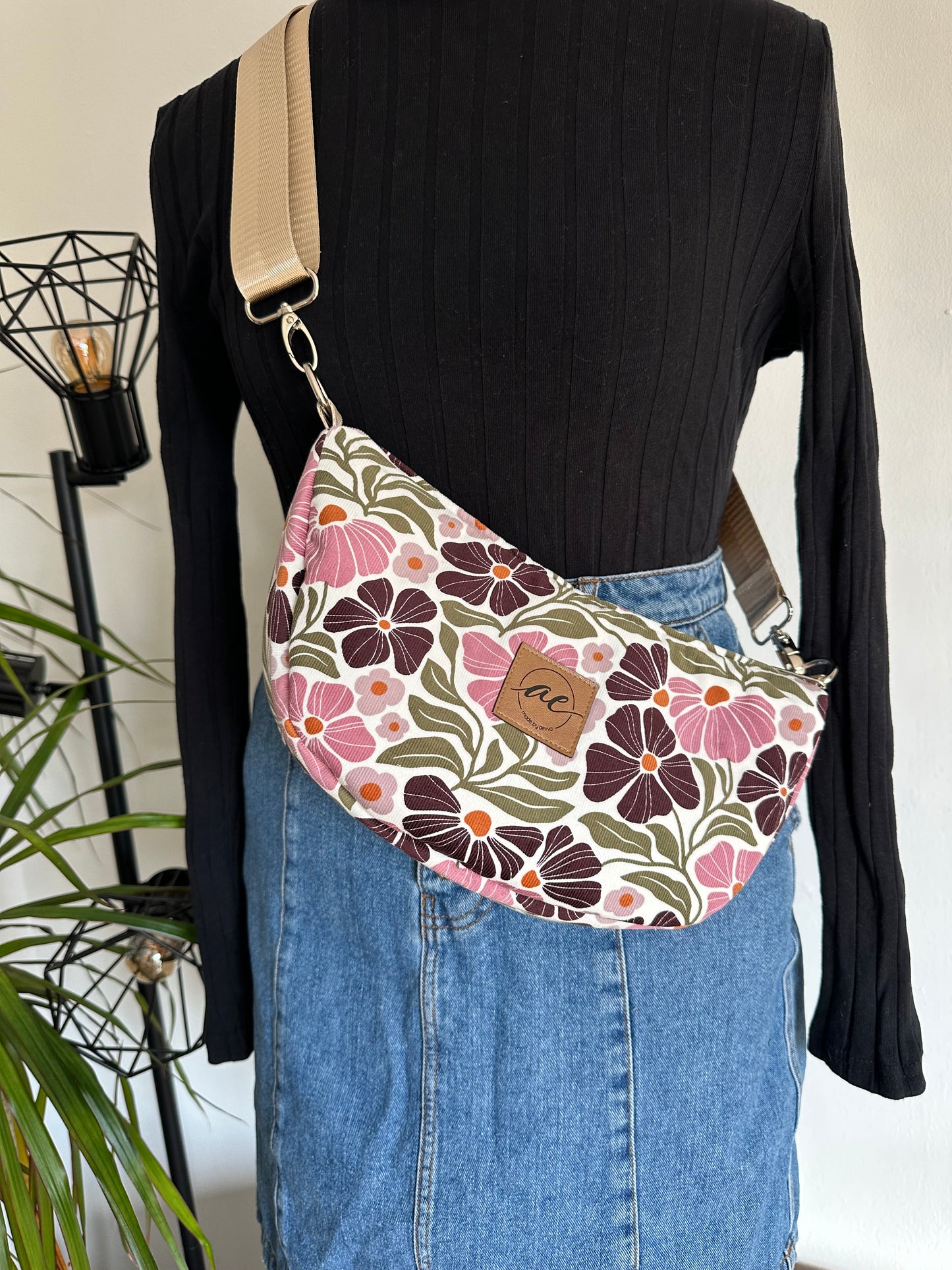 Midi Mondtasche aus Feincord Blumen-Power