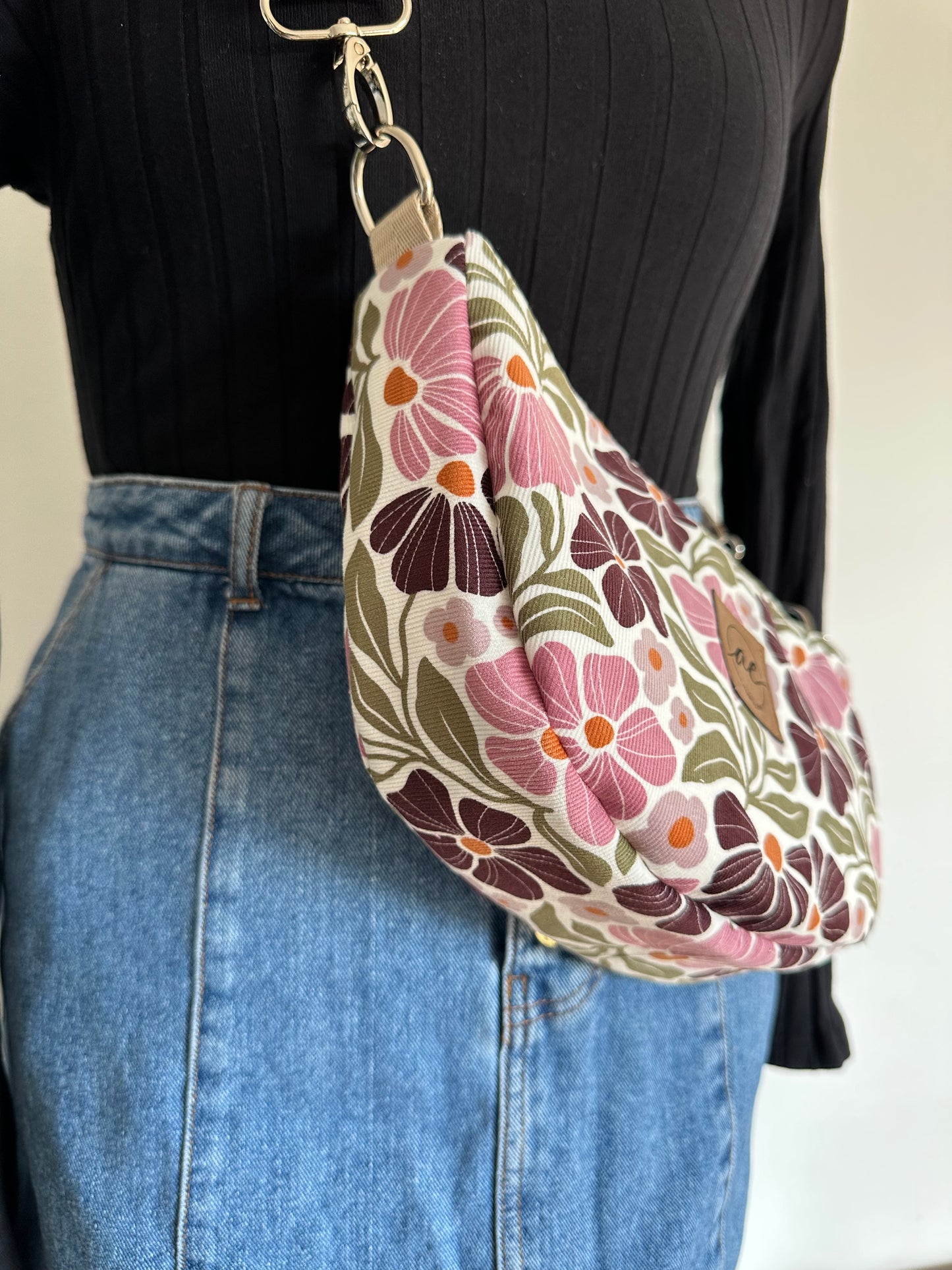 Midi Mondtasche aus Feincord Blumen-Power