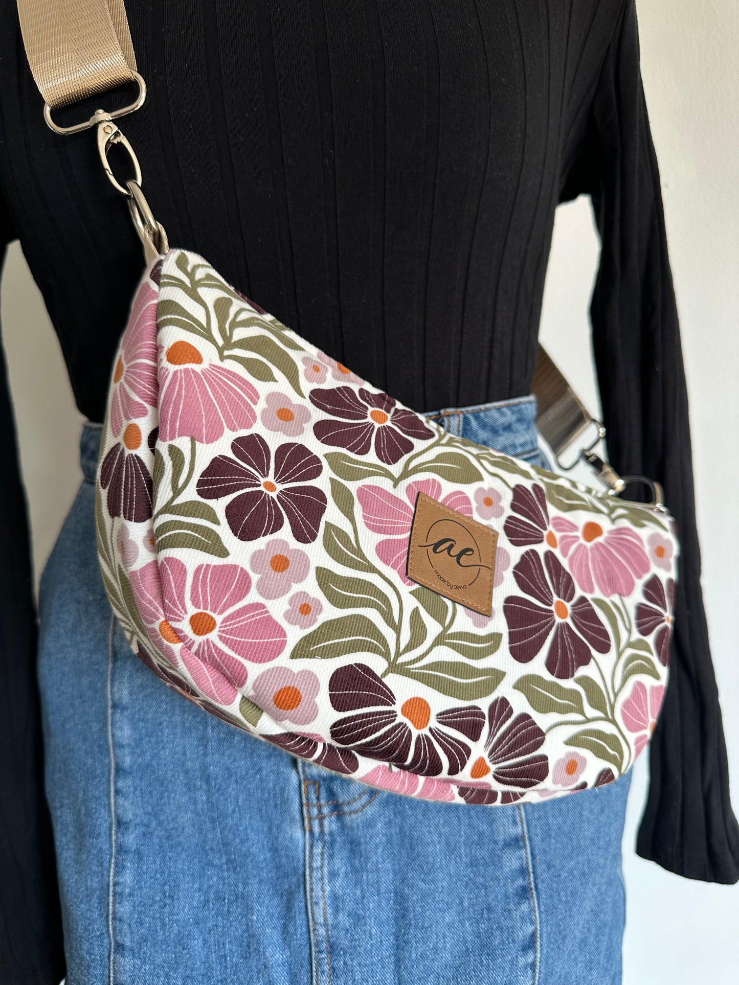 Midi Mondtasche aus Feincord Blumen-Power