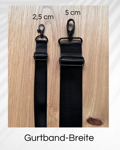 Half Moon Bag aus Teddy in schwarz – Einzigartige und Stilvolle Taschen - madebyaevva