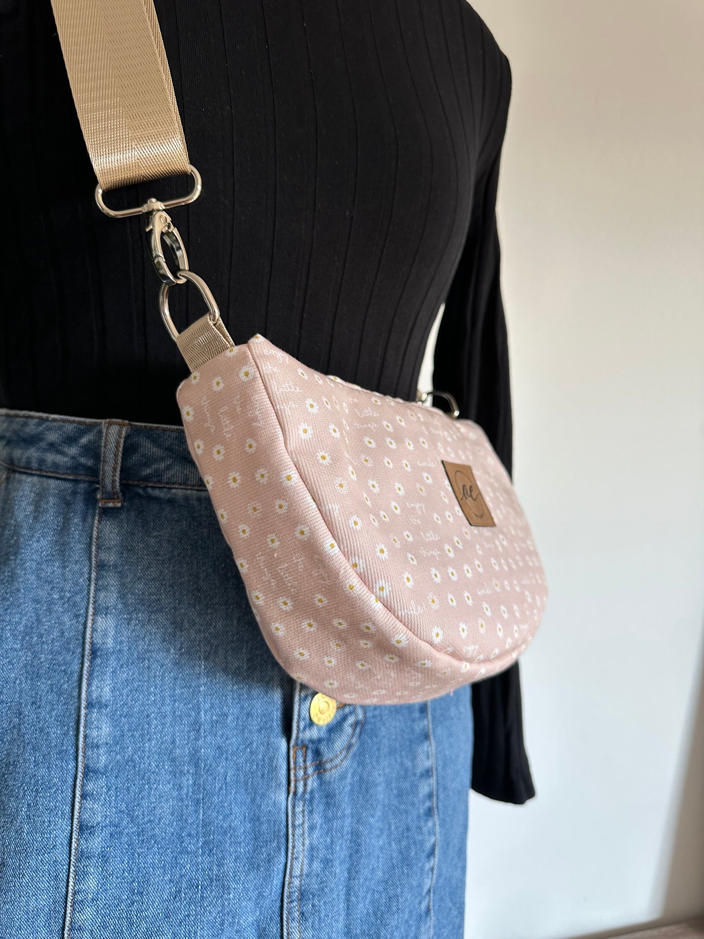 Midi Mondtasche aus Feincord "enjoy the little things"