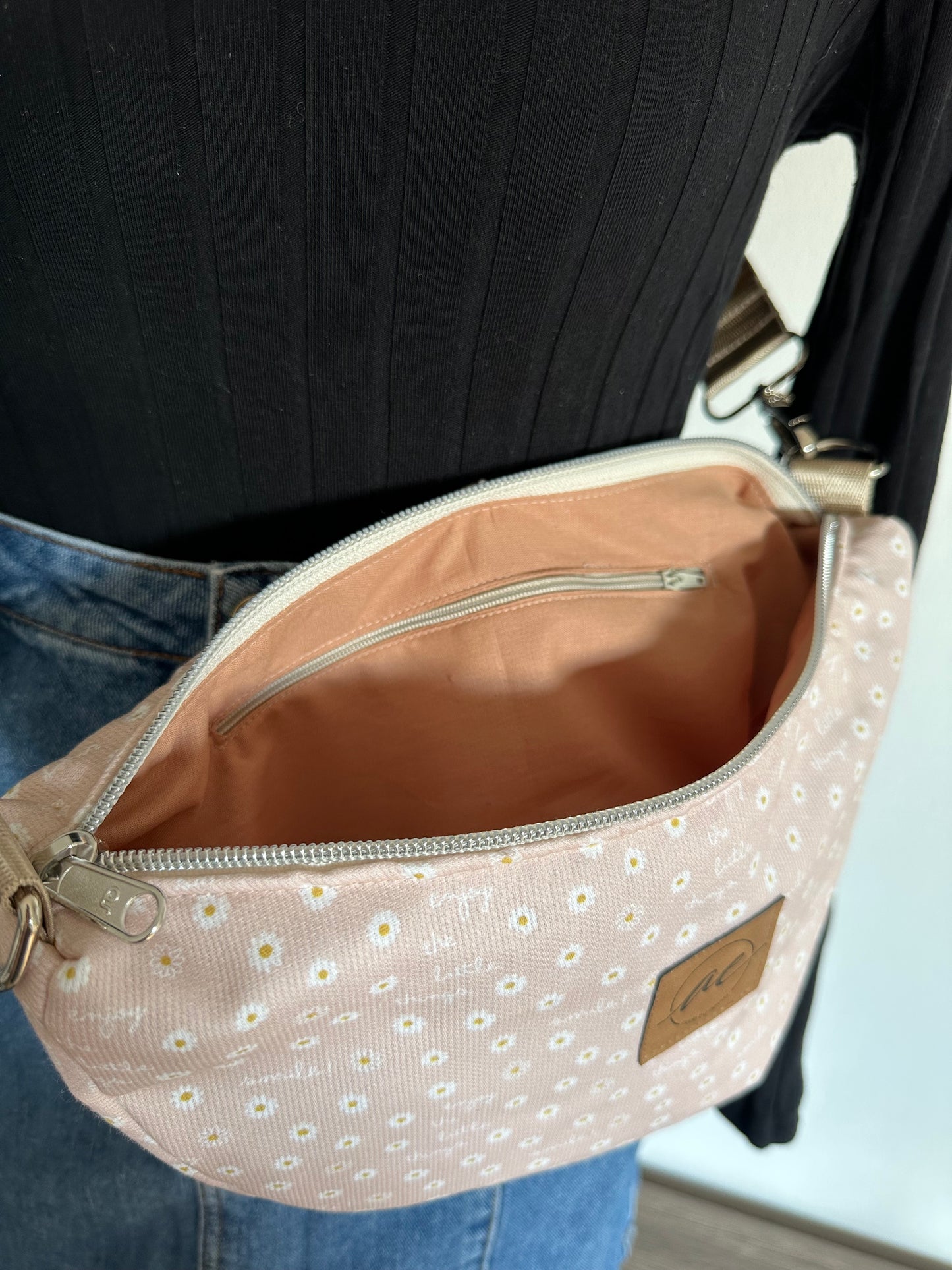 Midi Mondtasche aus Feincord "enjoy the little things"